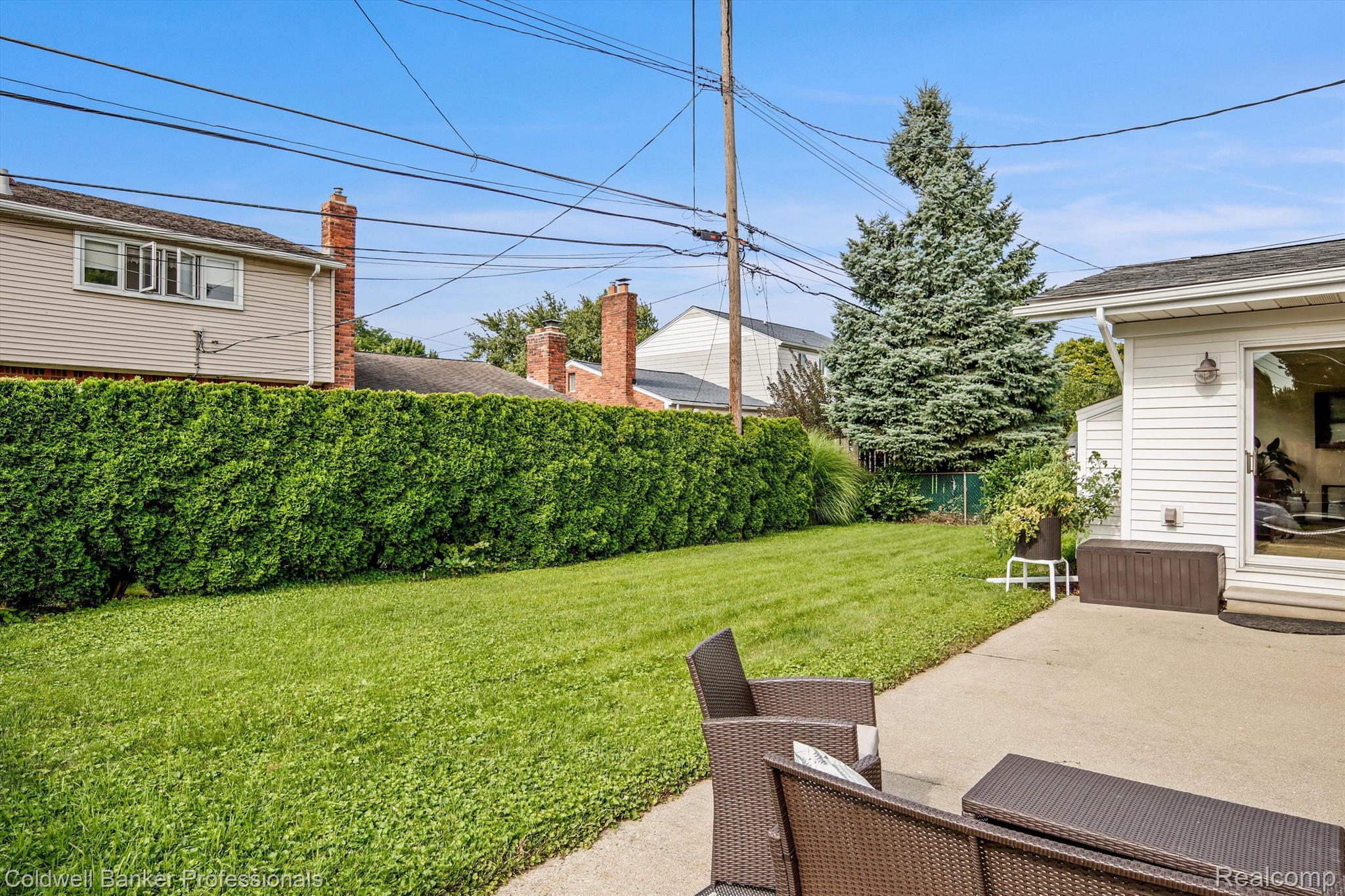 23248 ROBERT JOHN Street