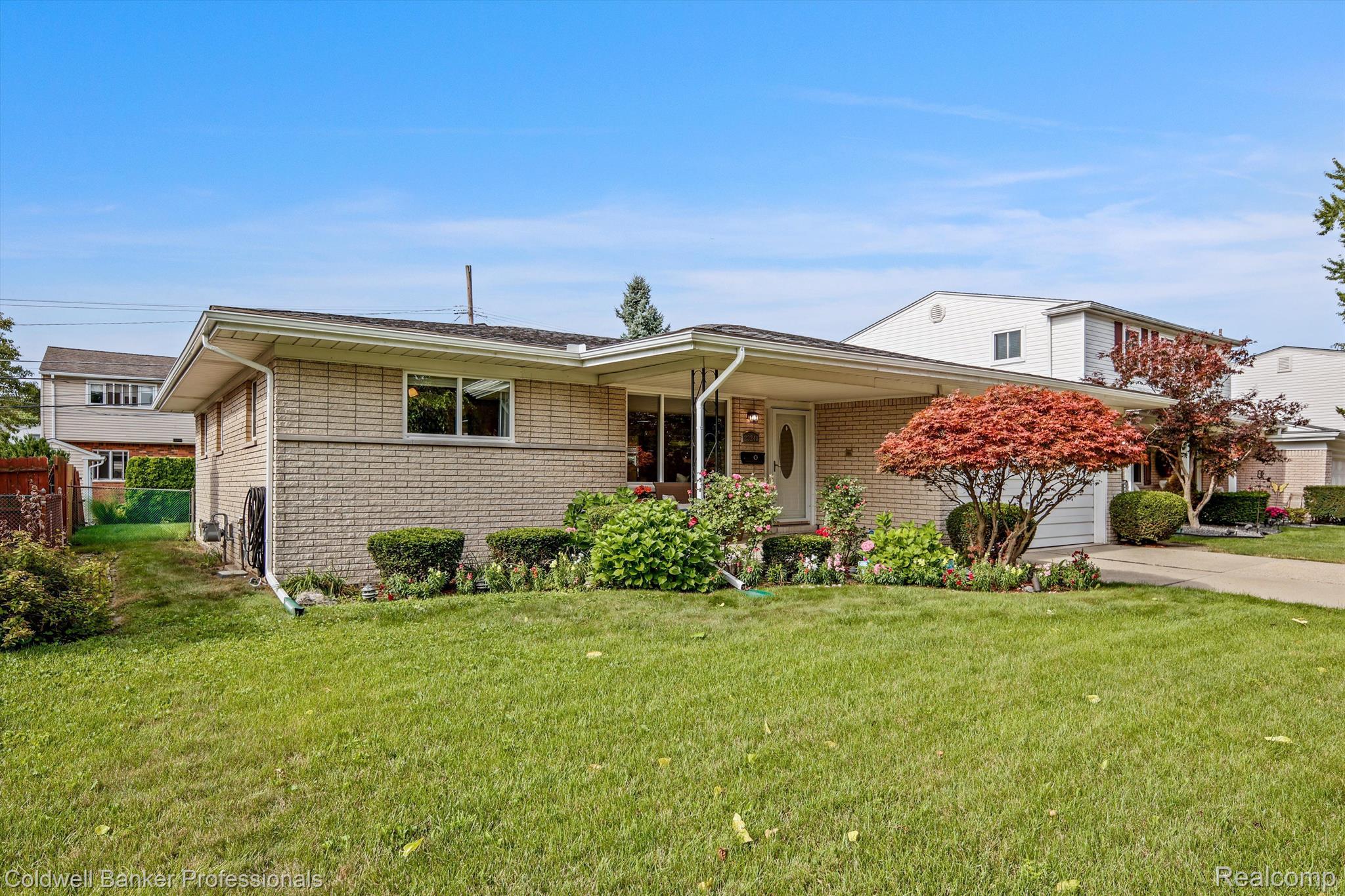 23248 ROBERT JOHN Street
