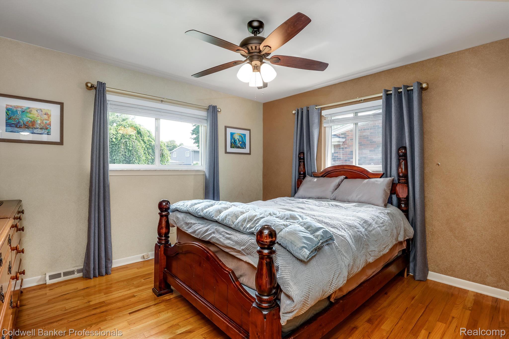 23248 ROBERT JOHN Street