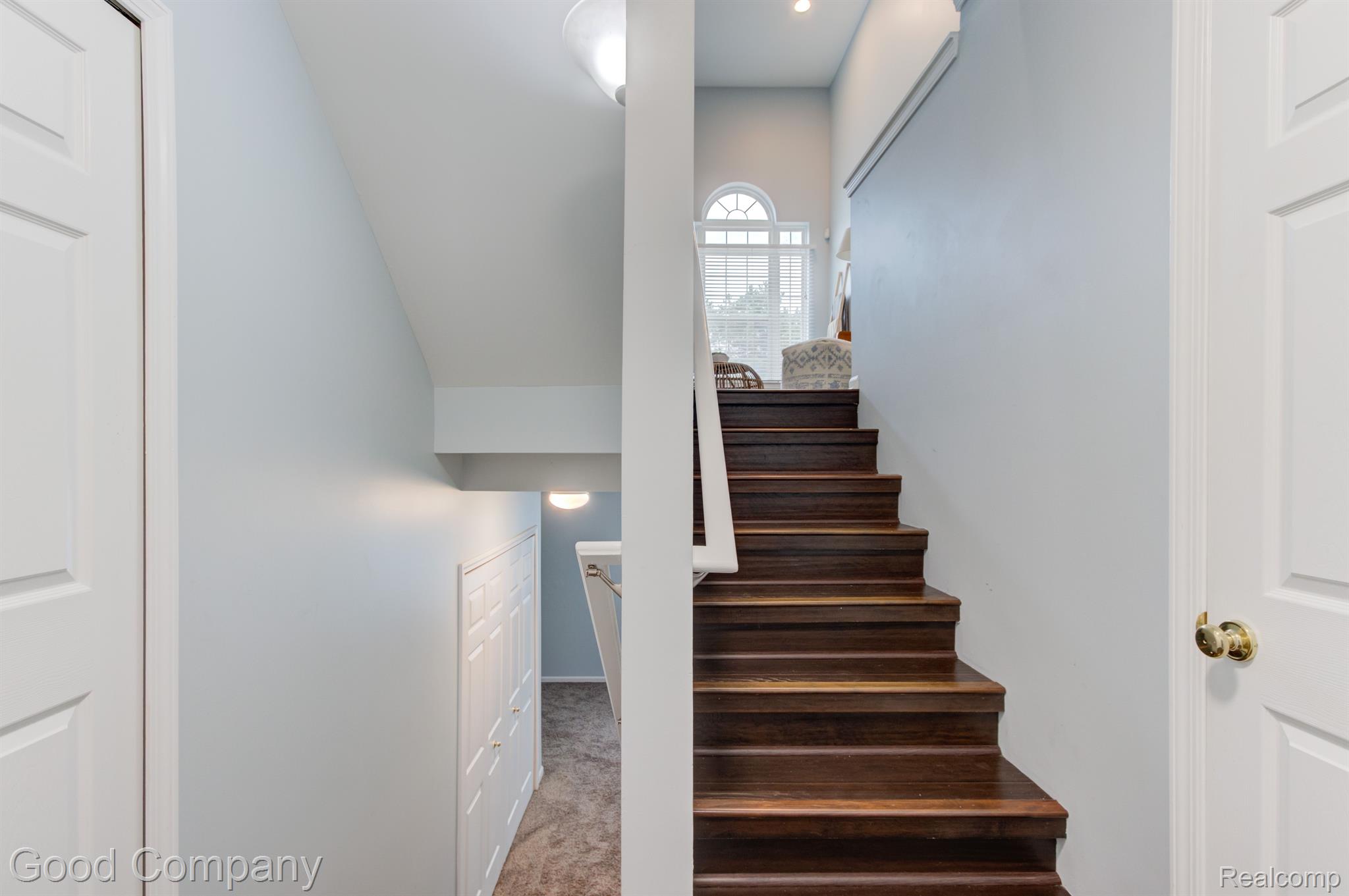 23952 WOODWARD Avenue