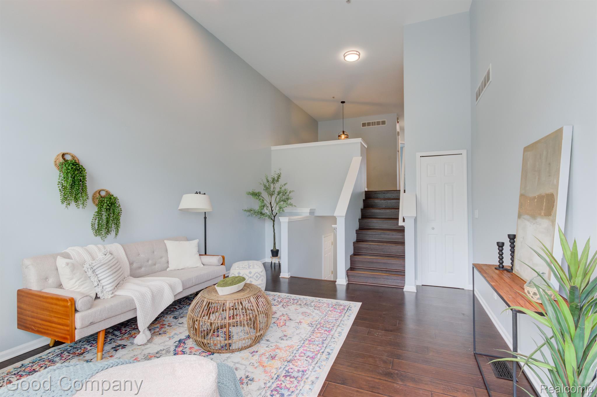 23952 WOODWARD Avenue
