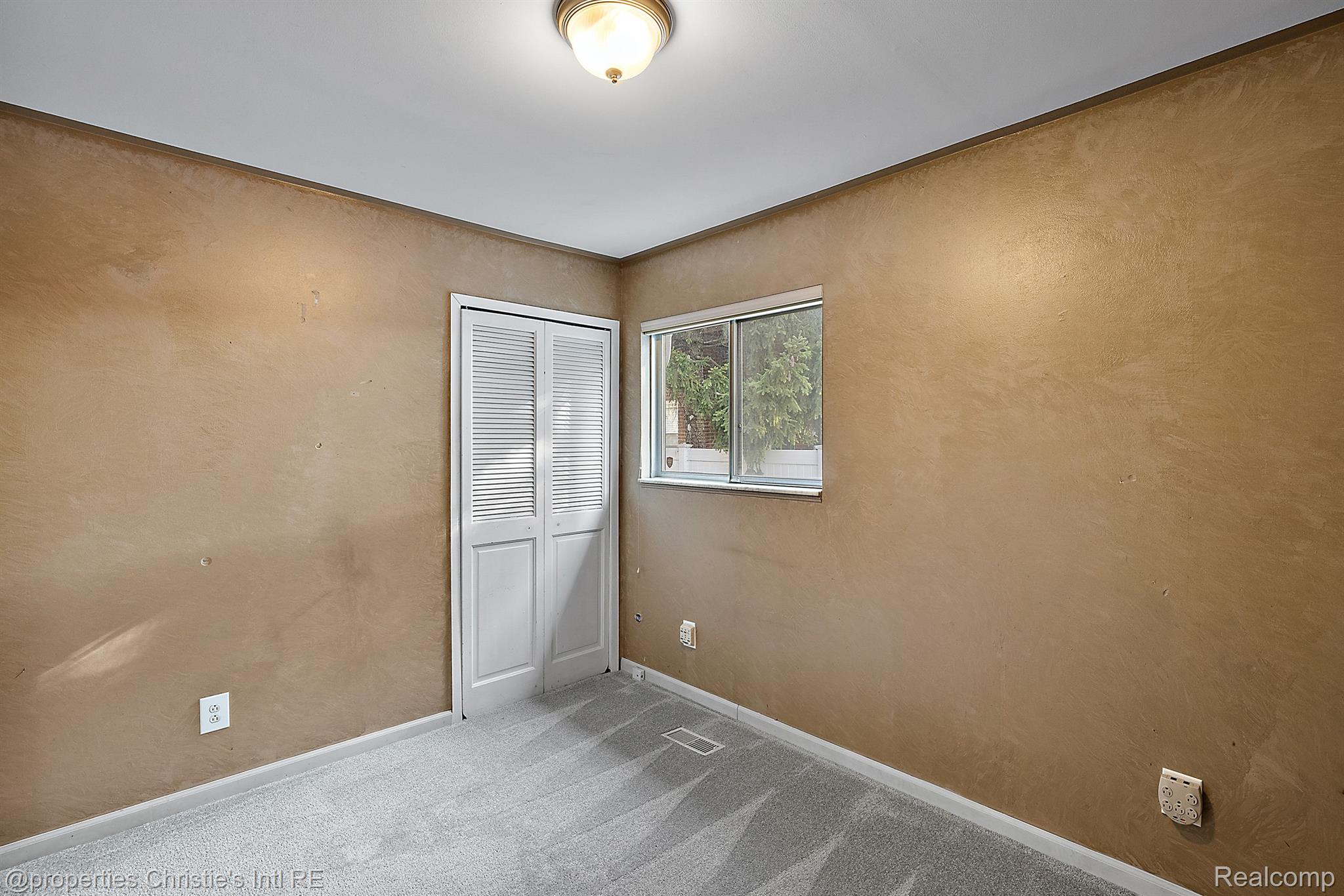 1591 CATALPA Drive