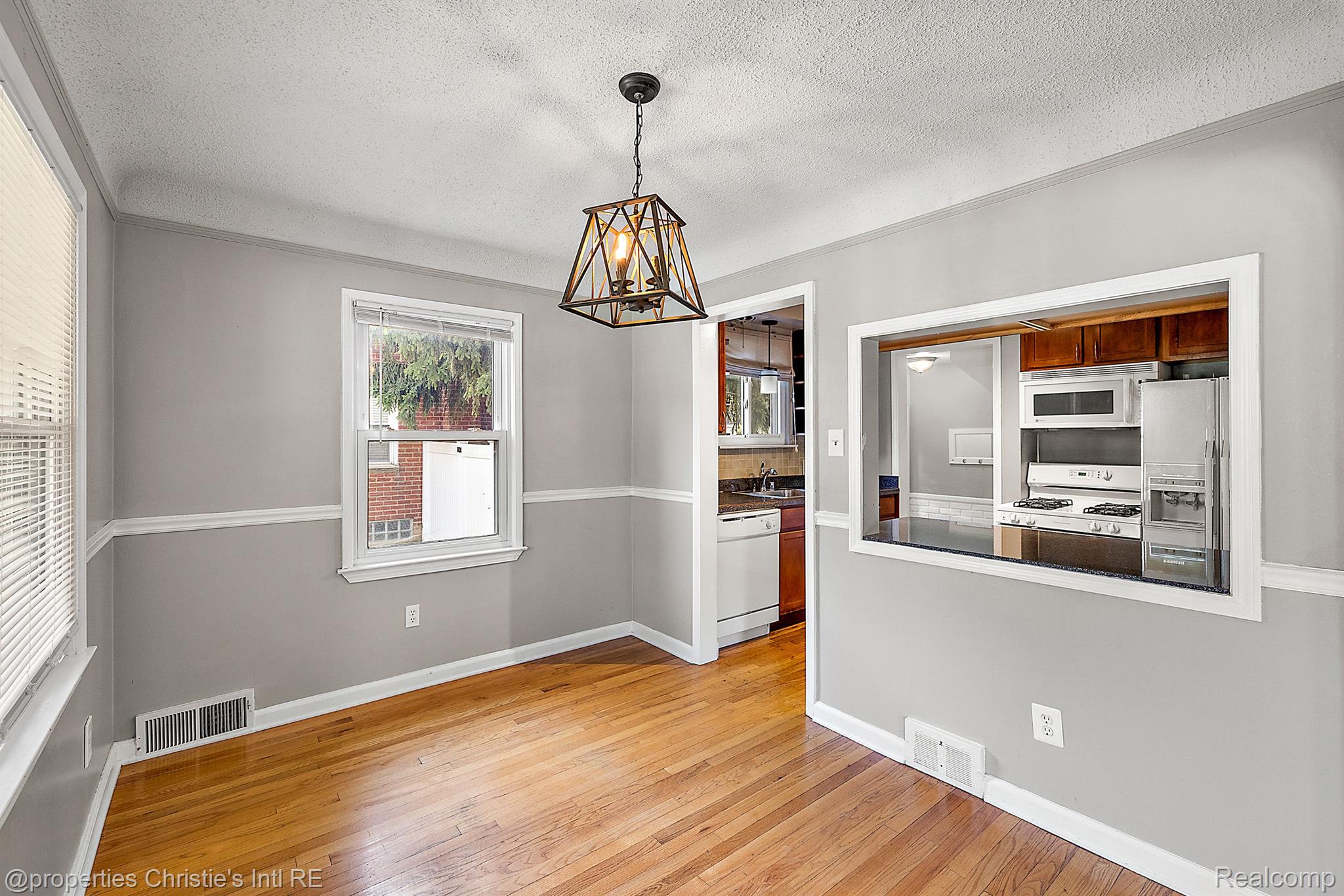 1591 CATALPA Drive