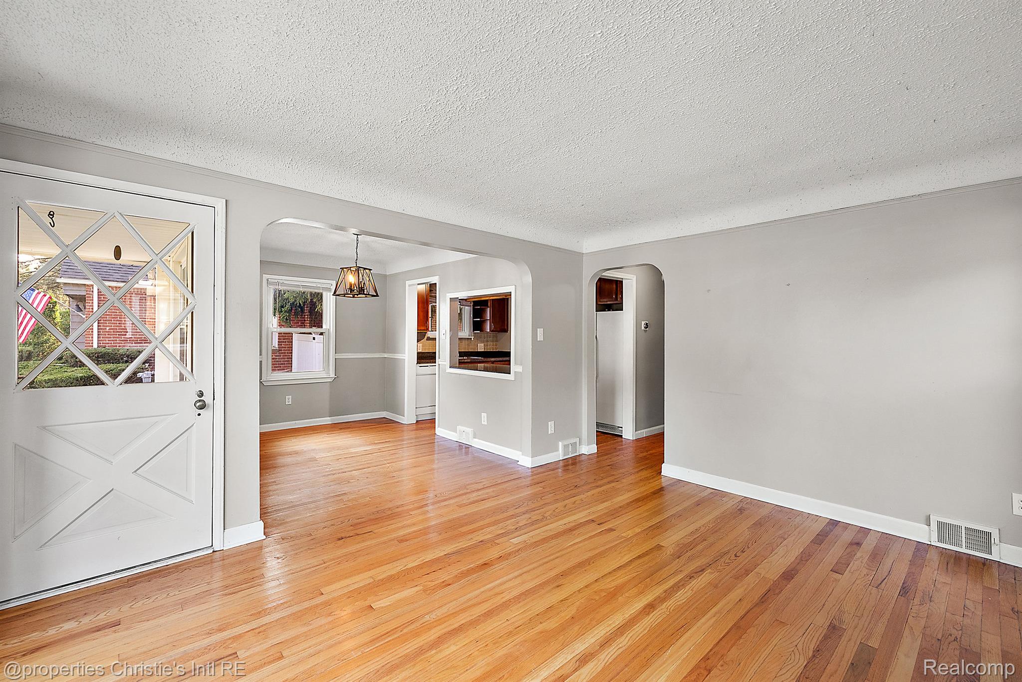 1591 CATALPA Drive