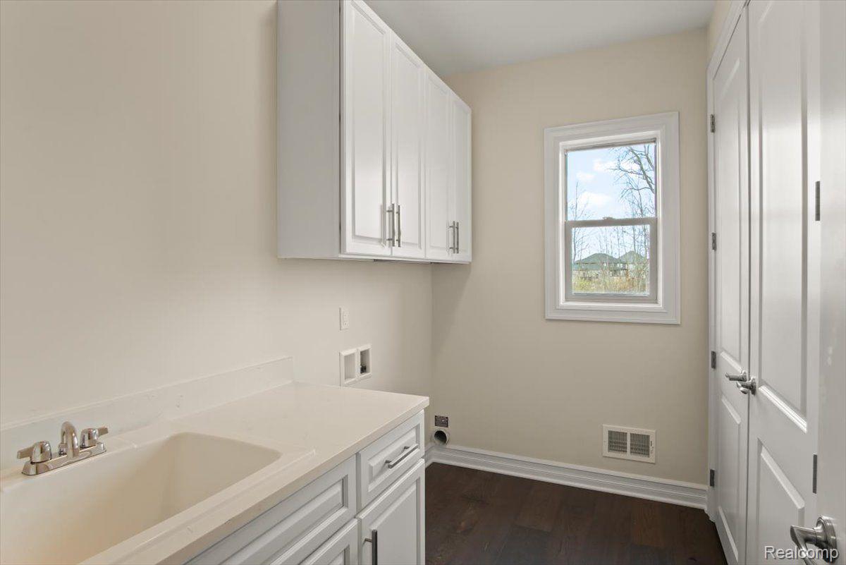 56309 SCOTLAND Drive