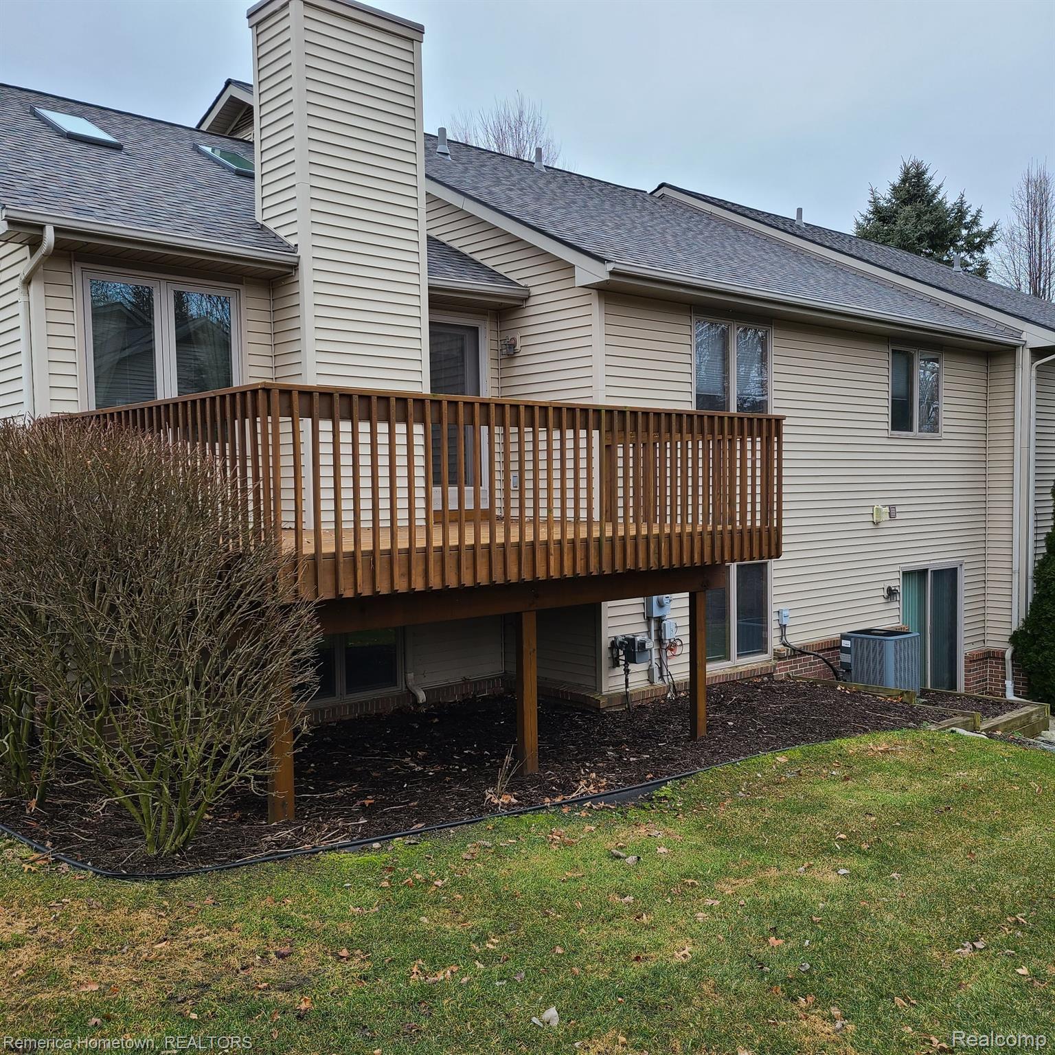 700 HEATHERIDGE Court