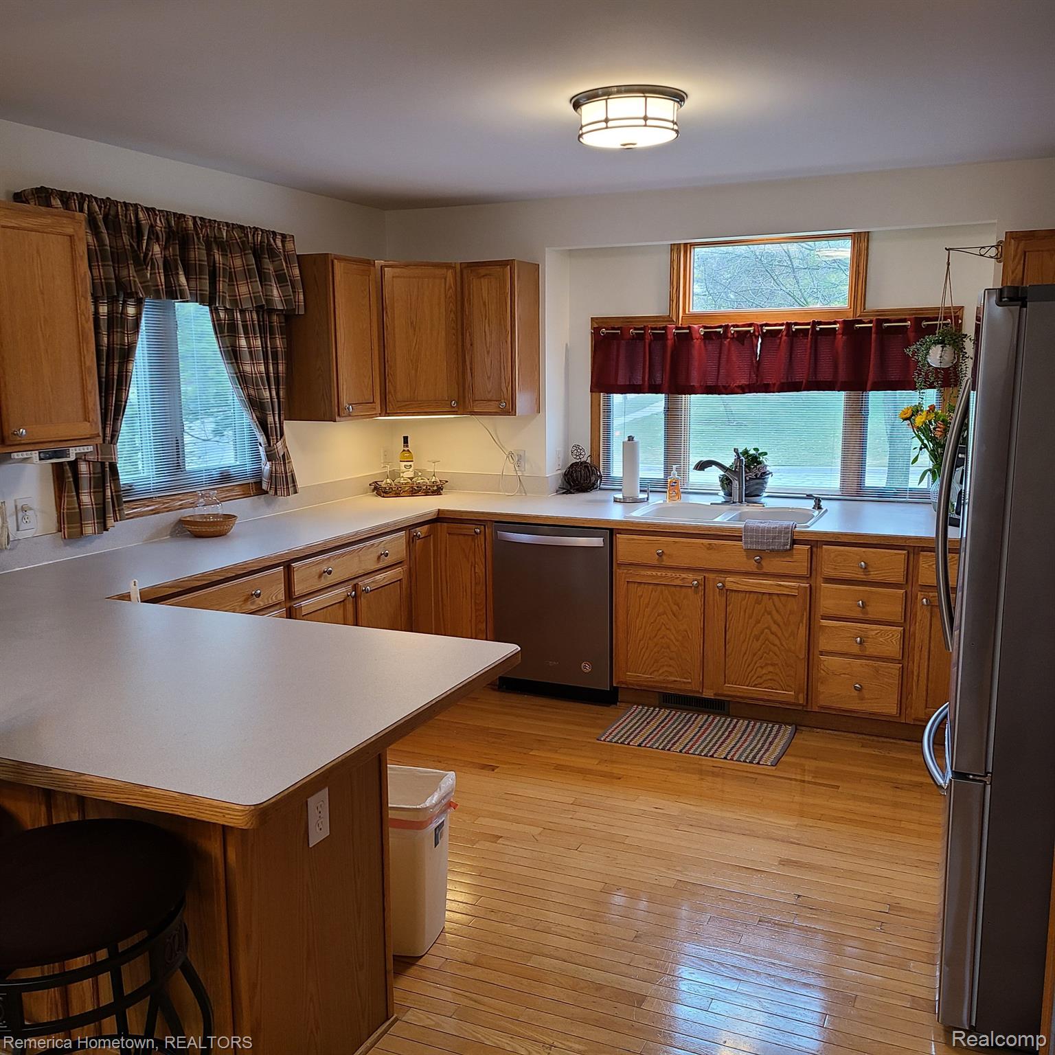 700 HEATHERIDGE Court