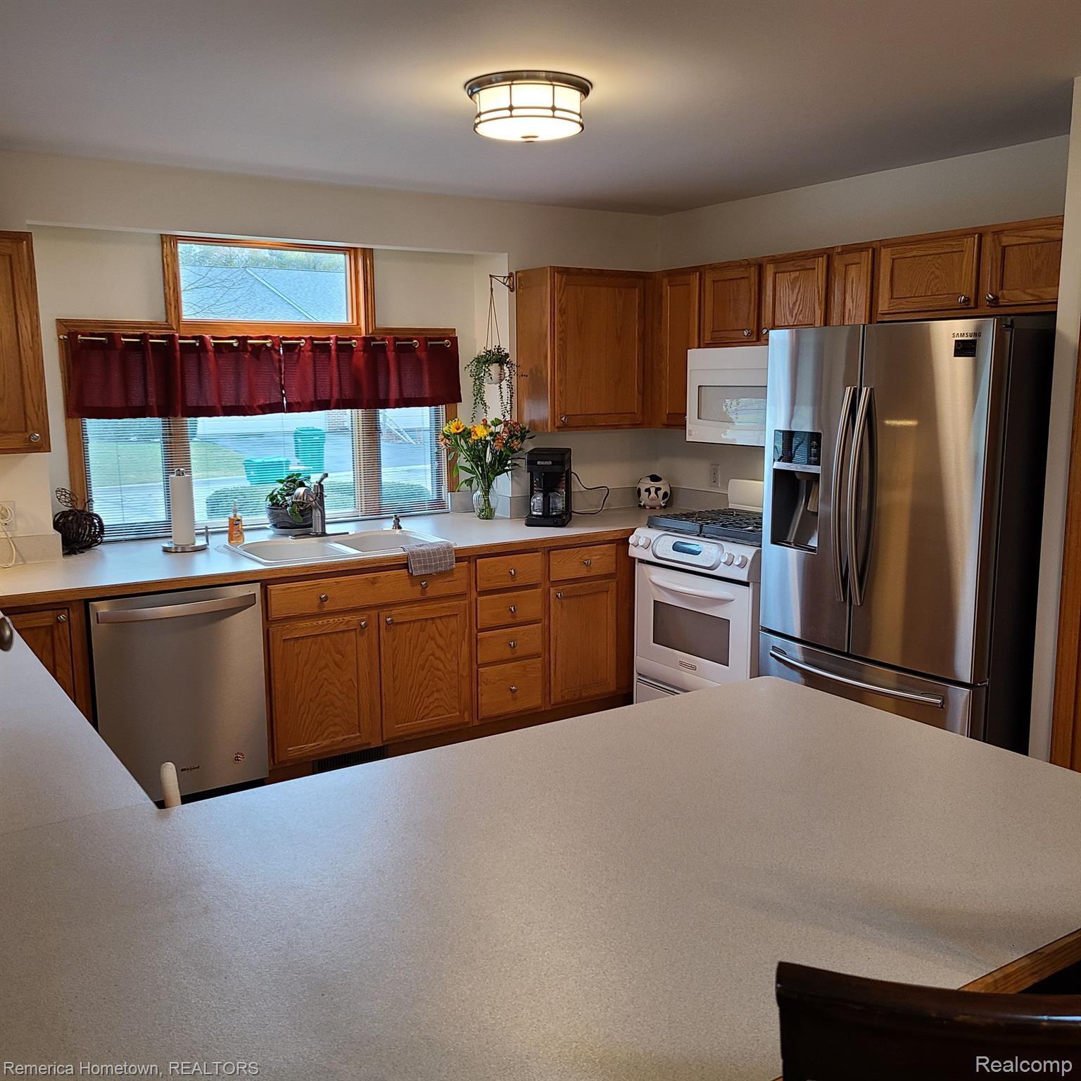 700 HEATHERIDGE Court