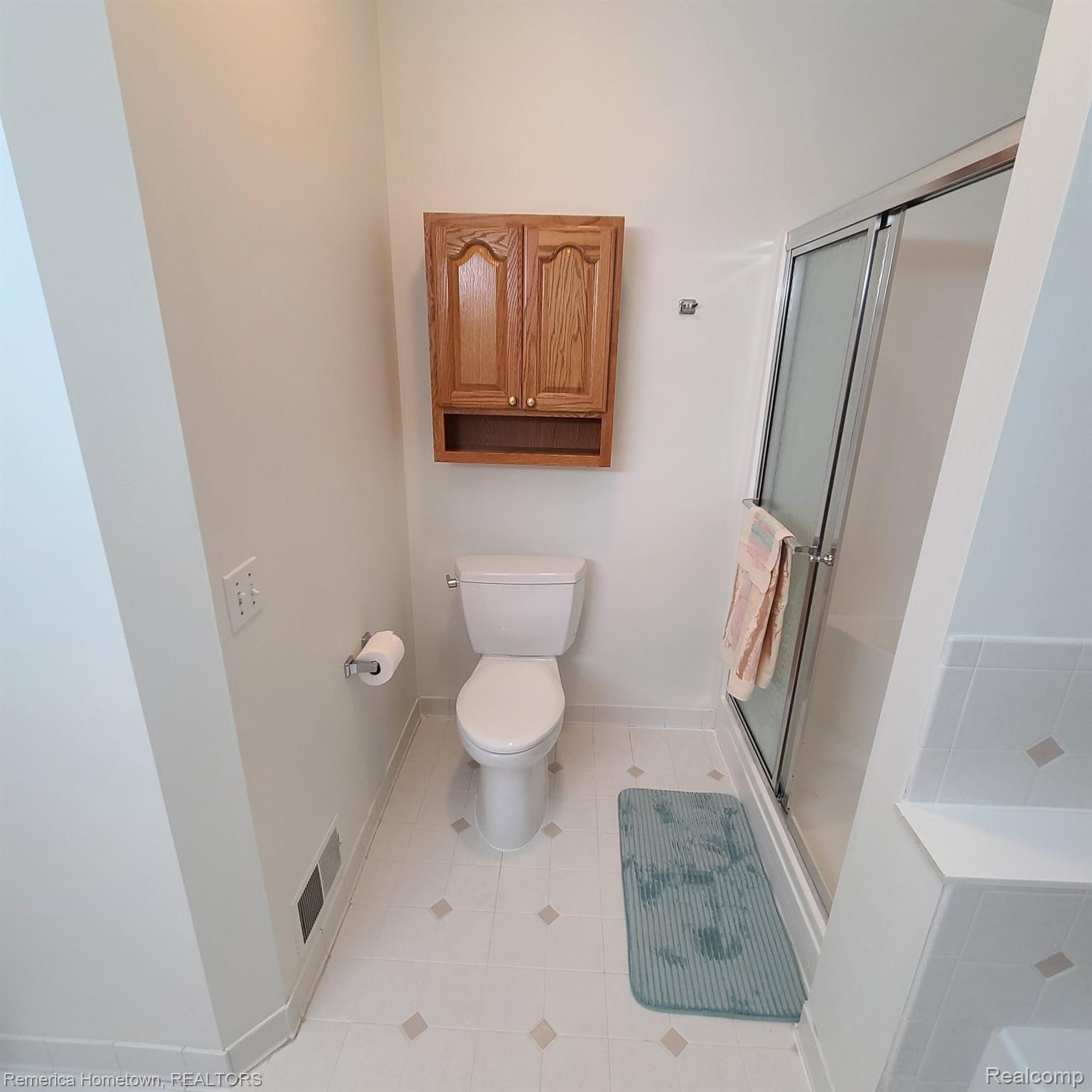 700 HEATHERIDGE Court
