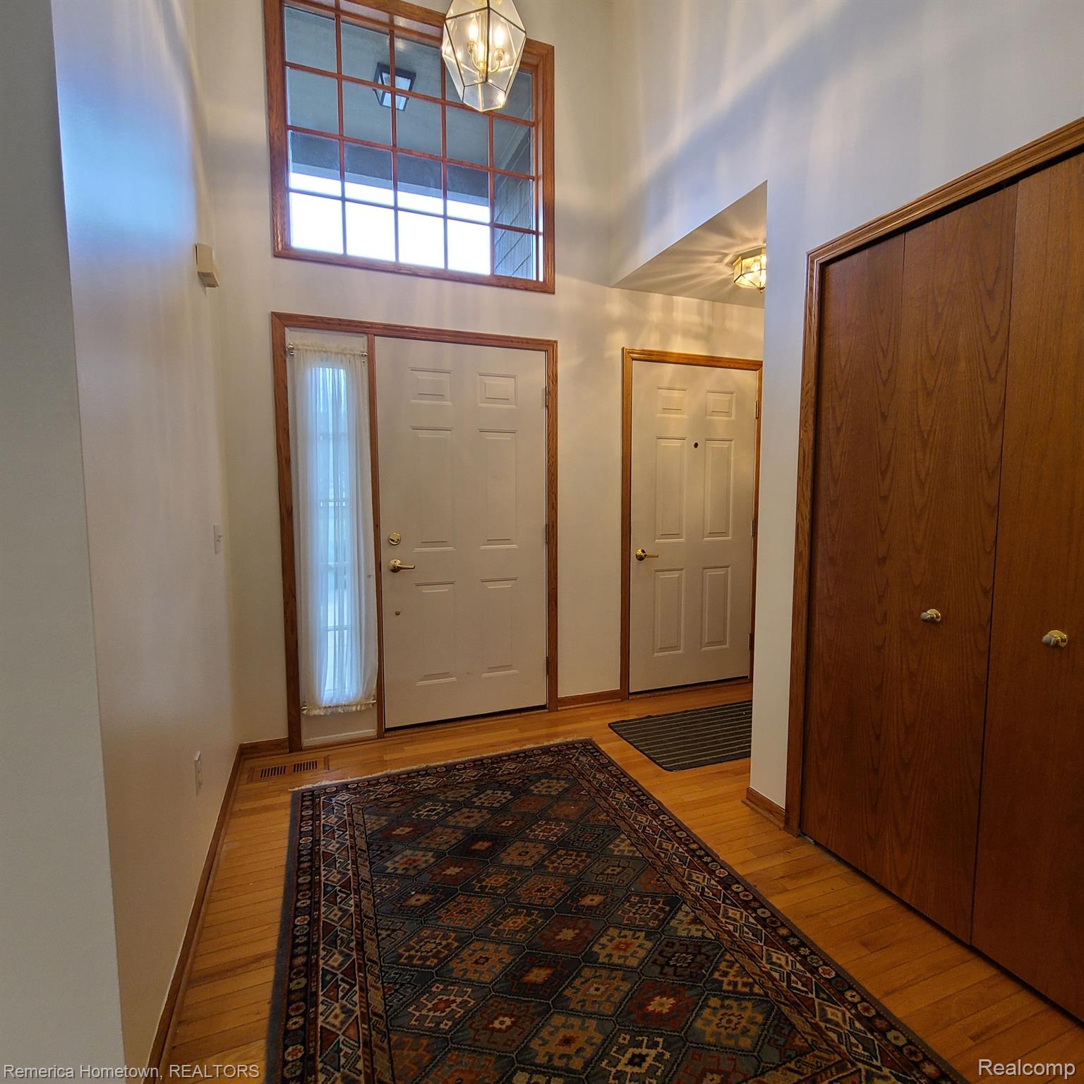 700 HEATHERIDGE Court