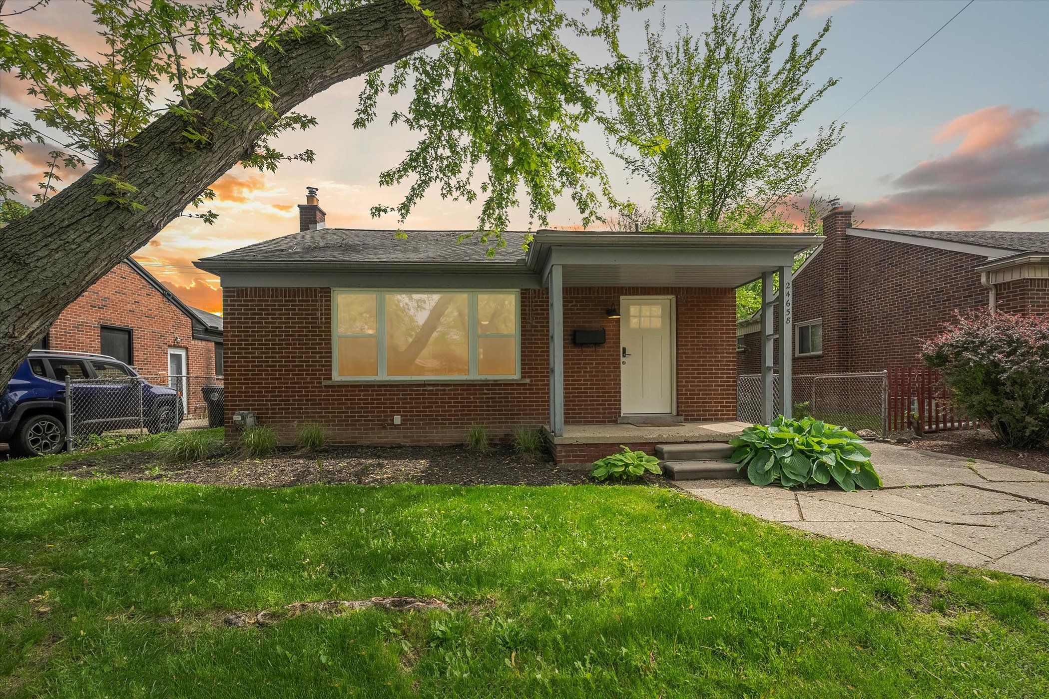 24658 ROANOKE Avenue