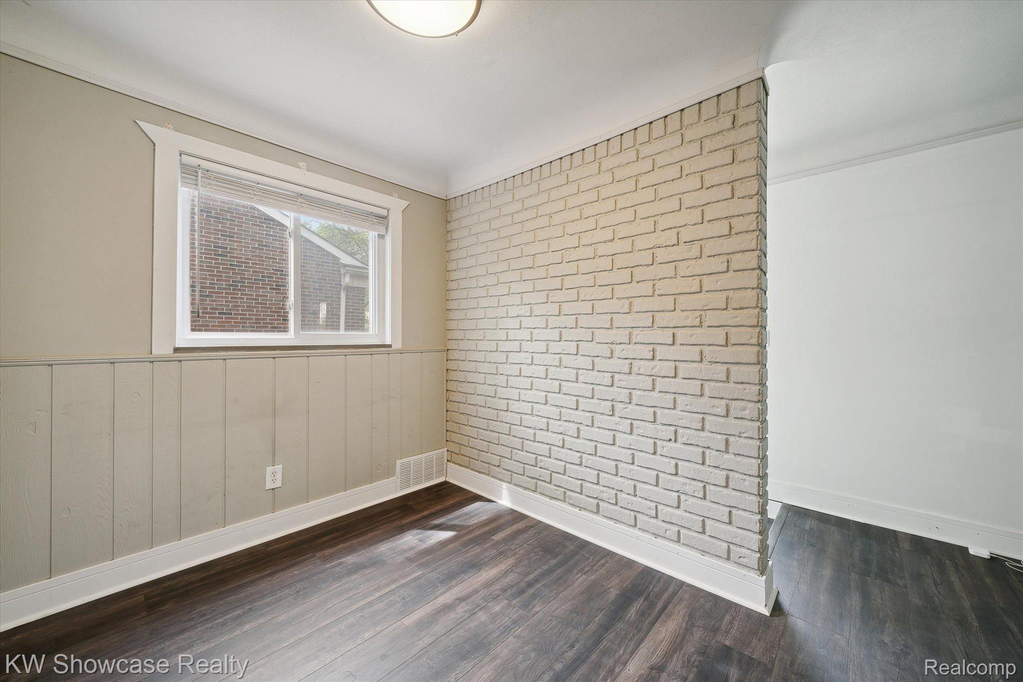 24658 ROANOKE Avenue