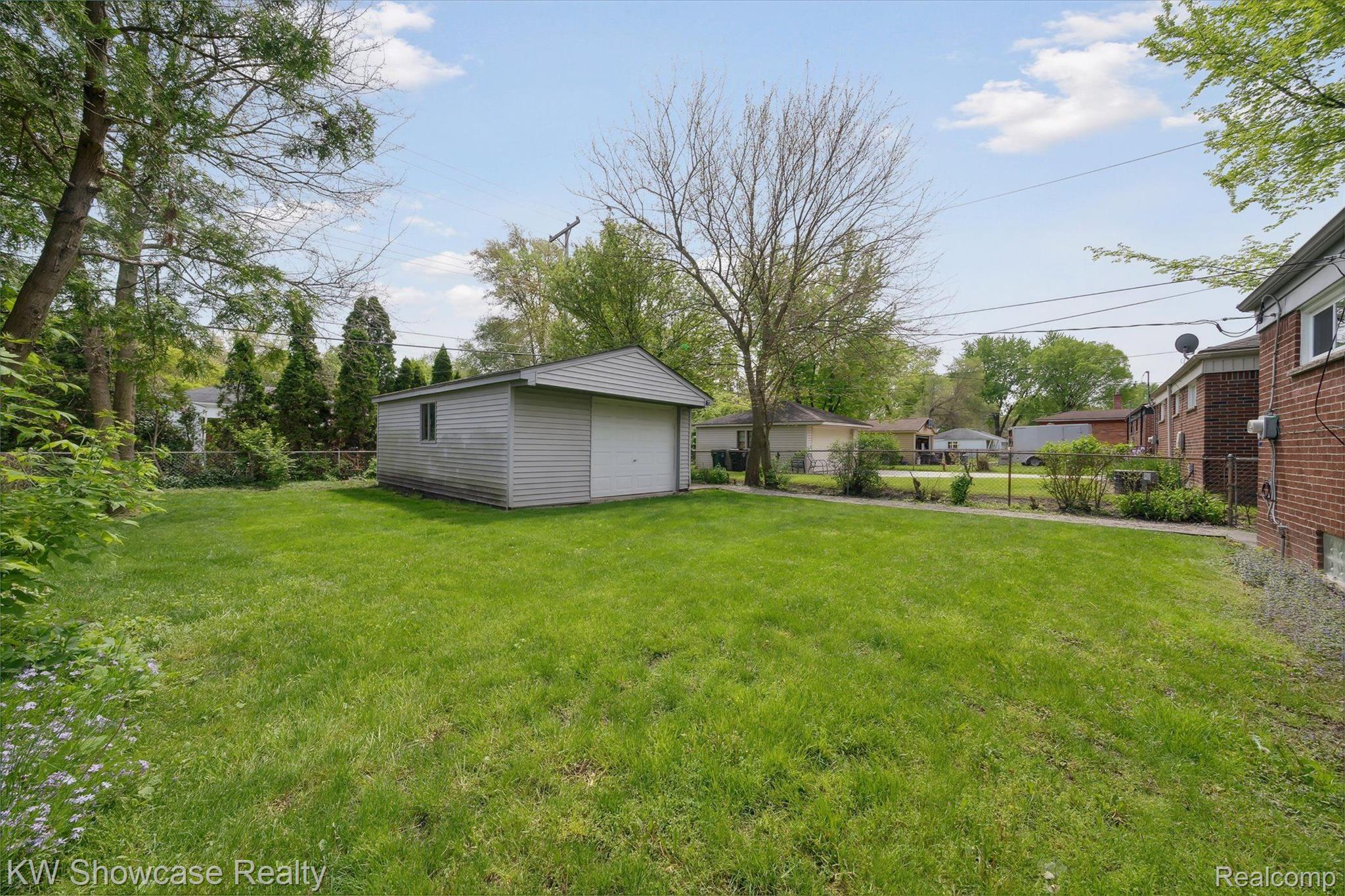 24658 ROANOKE Avenue