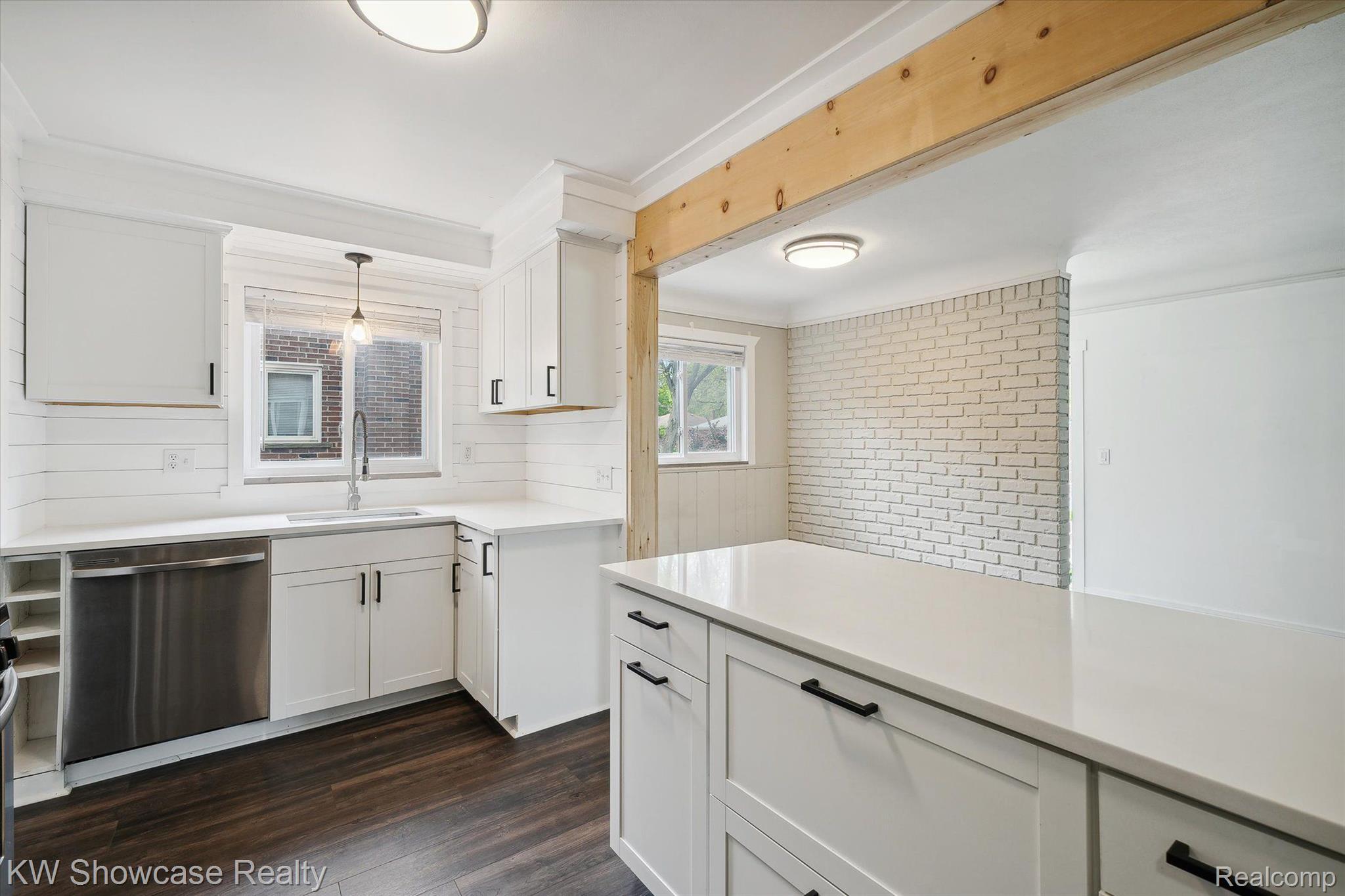 24658 ROANOKE Avenue