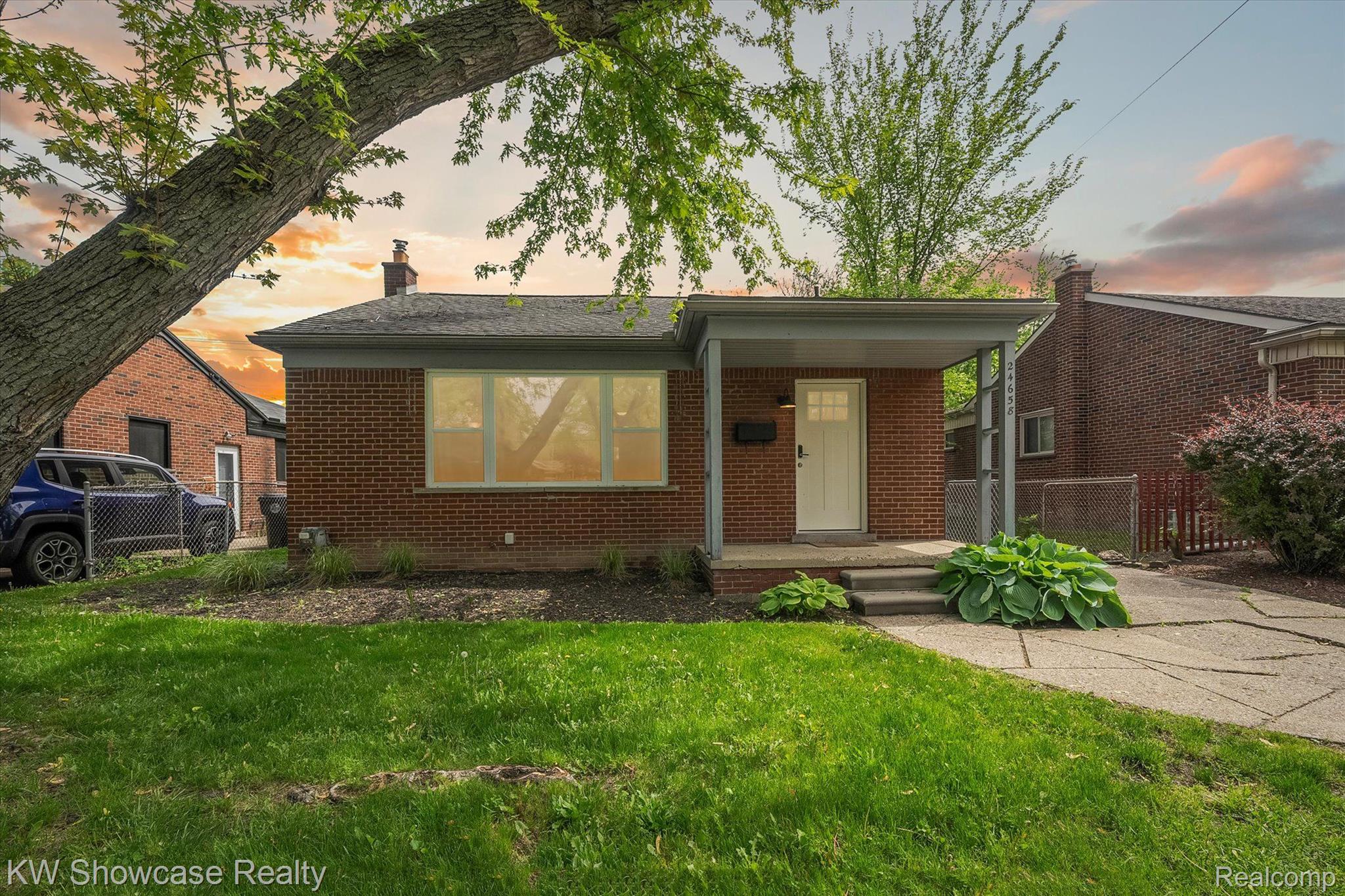 24658 ROANOKE Avenue