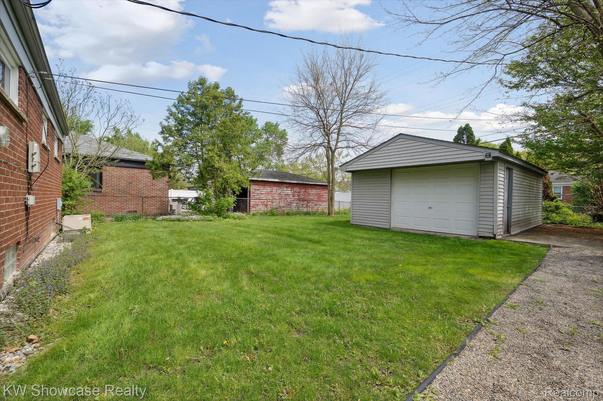 24658 ROANOKE Avenue