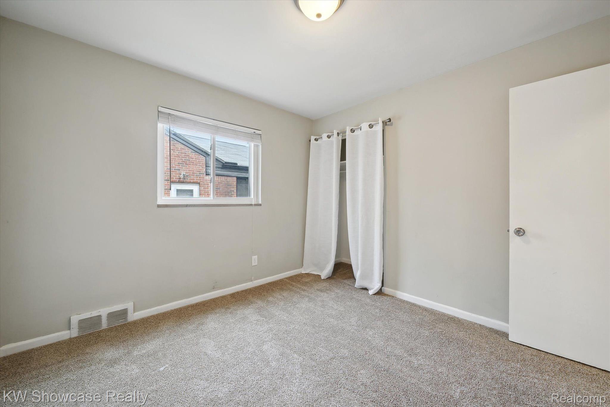 24658 ROANOKE Avenue