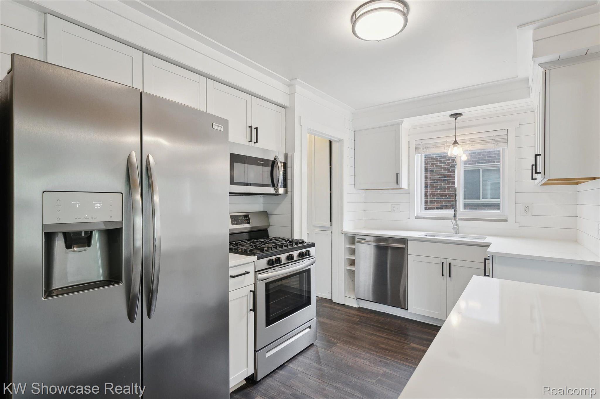 24658 ROANOKE Avenue