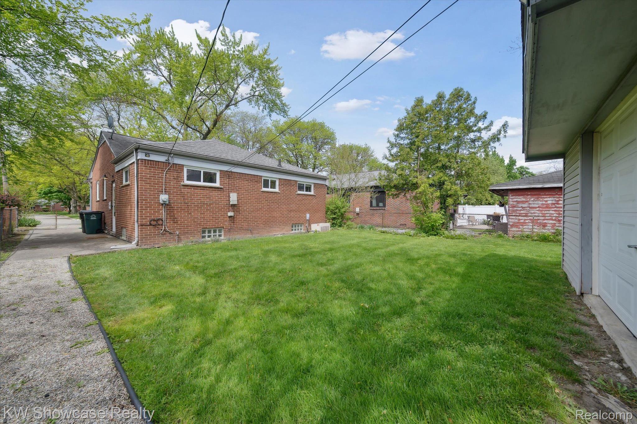 24658 ROANOKE Avenue