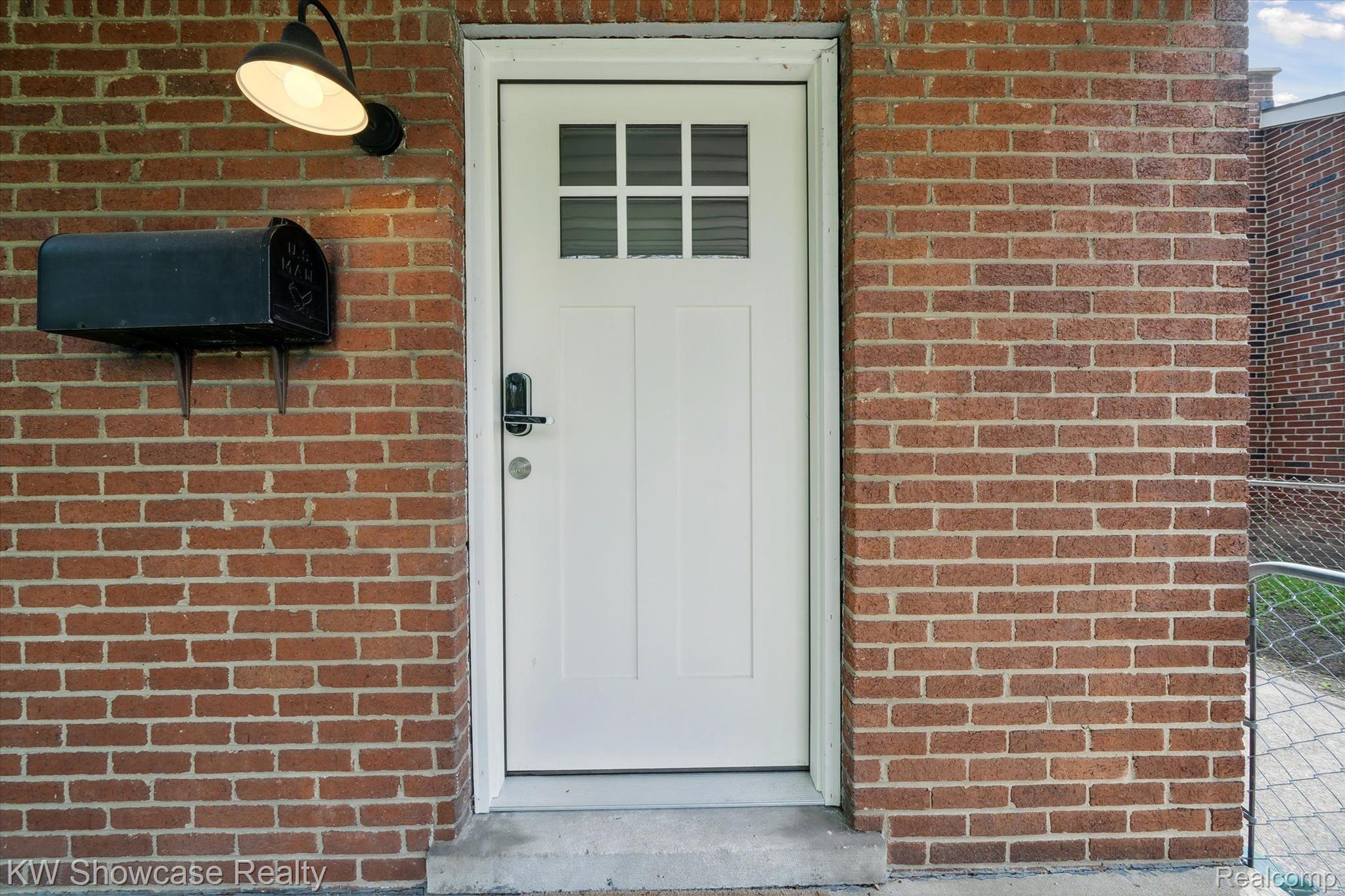 24658 ROANOKE Avenue