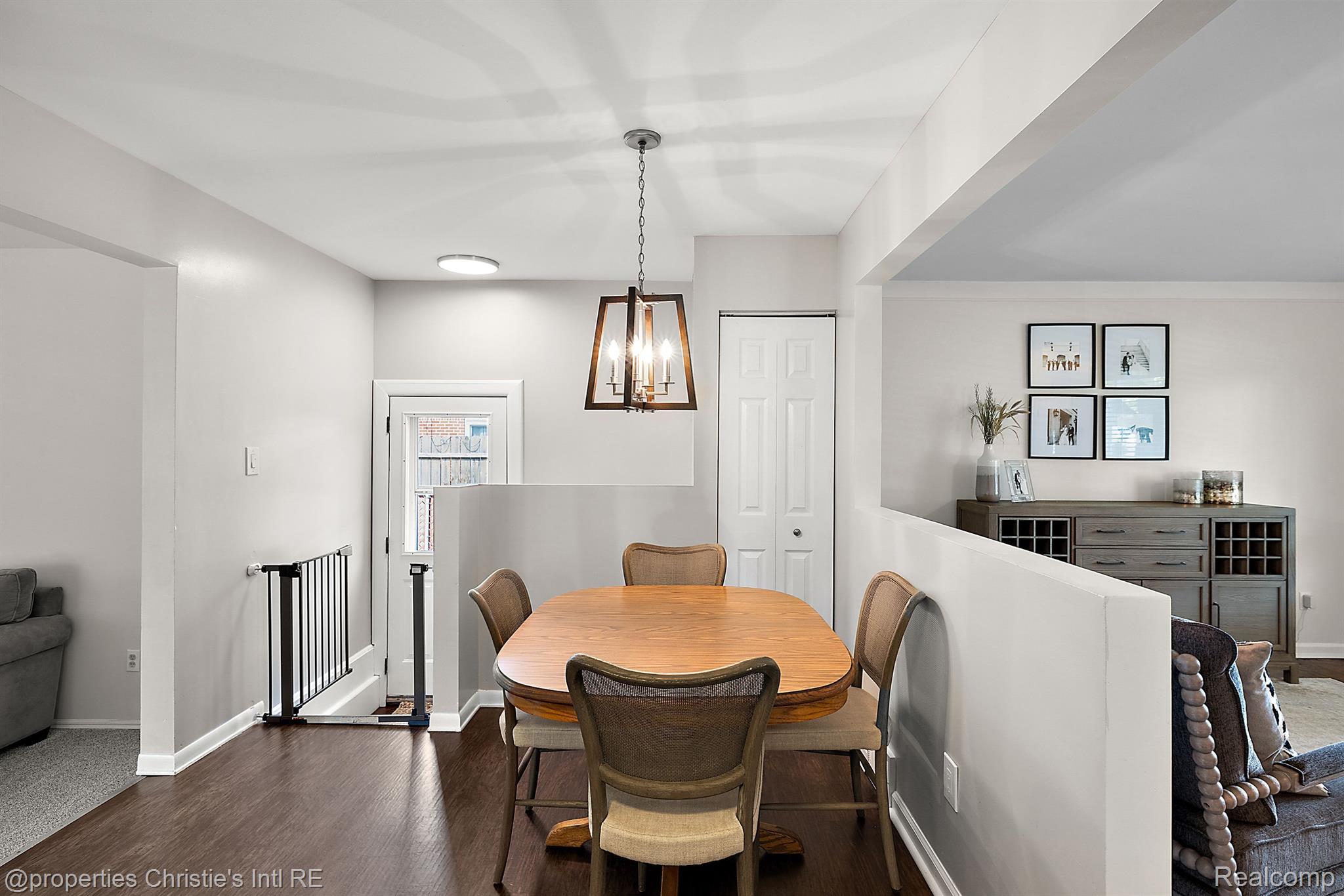 8748 HAMILTON EAST Drive