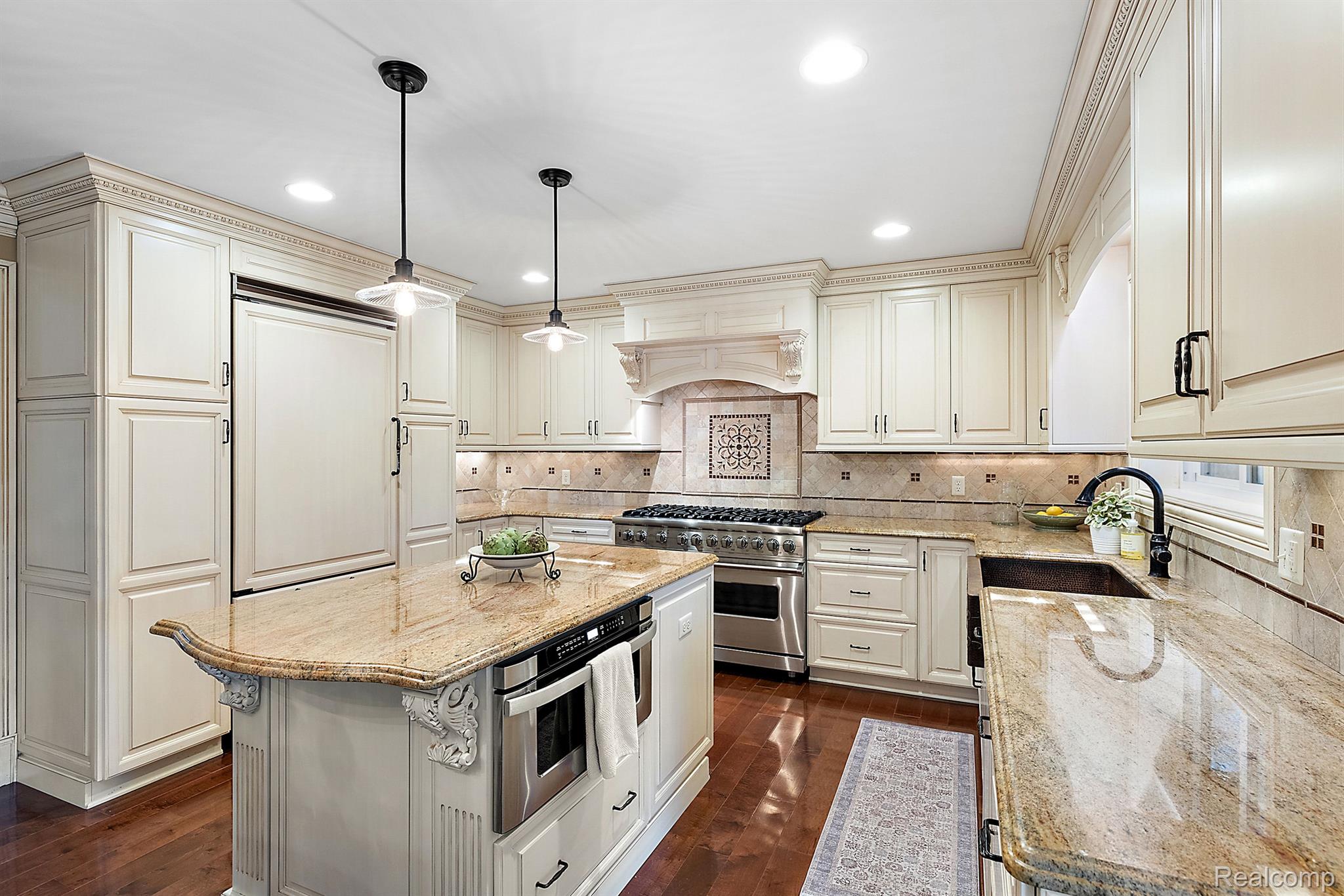 565 SNOWMASS Drive