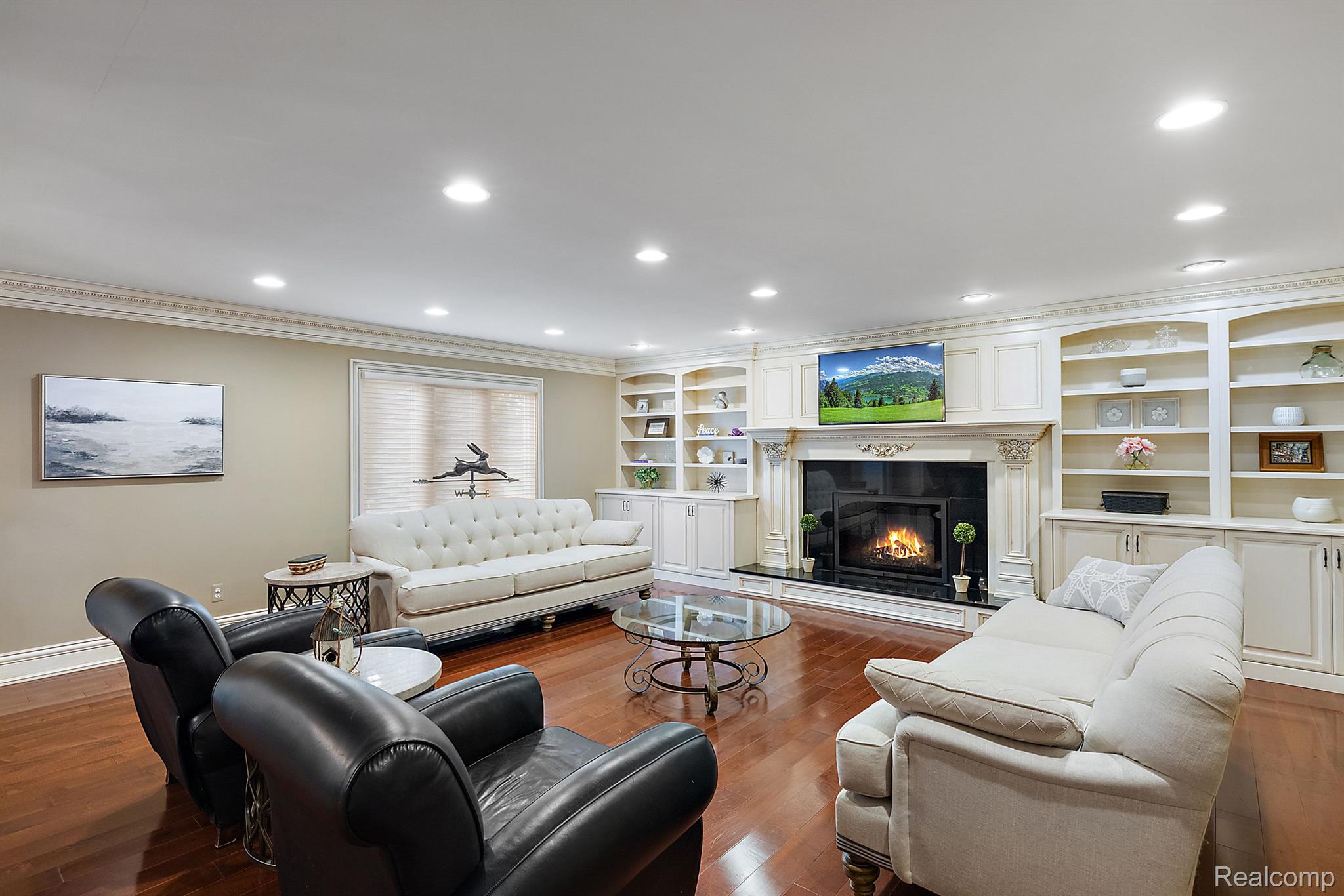 565 SNOWMASS Drive