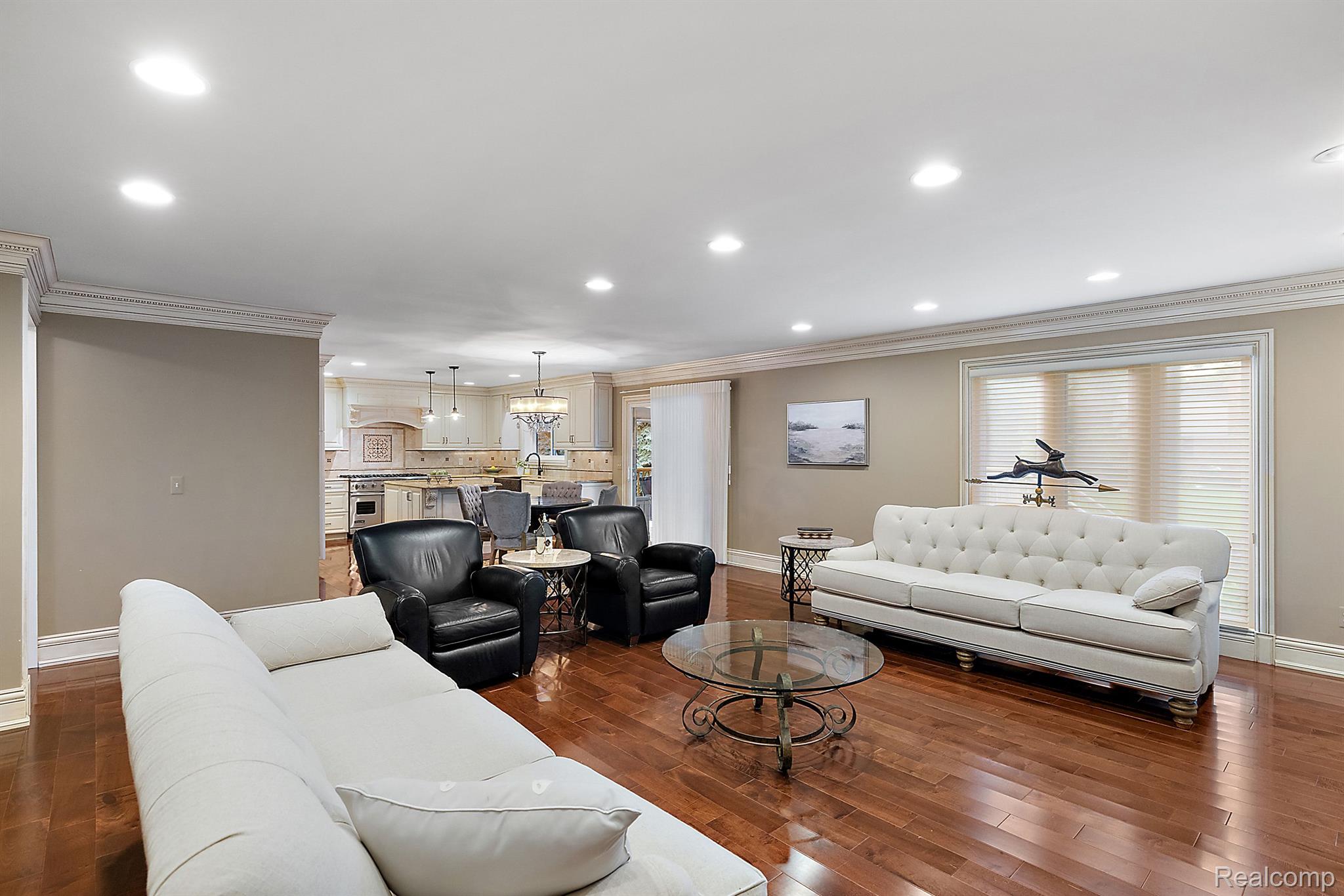 565 SNOWMASS Drive
