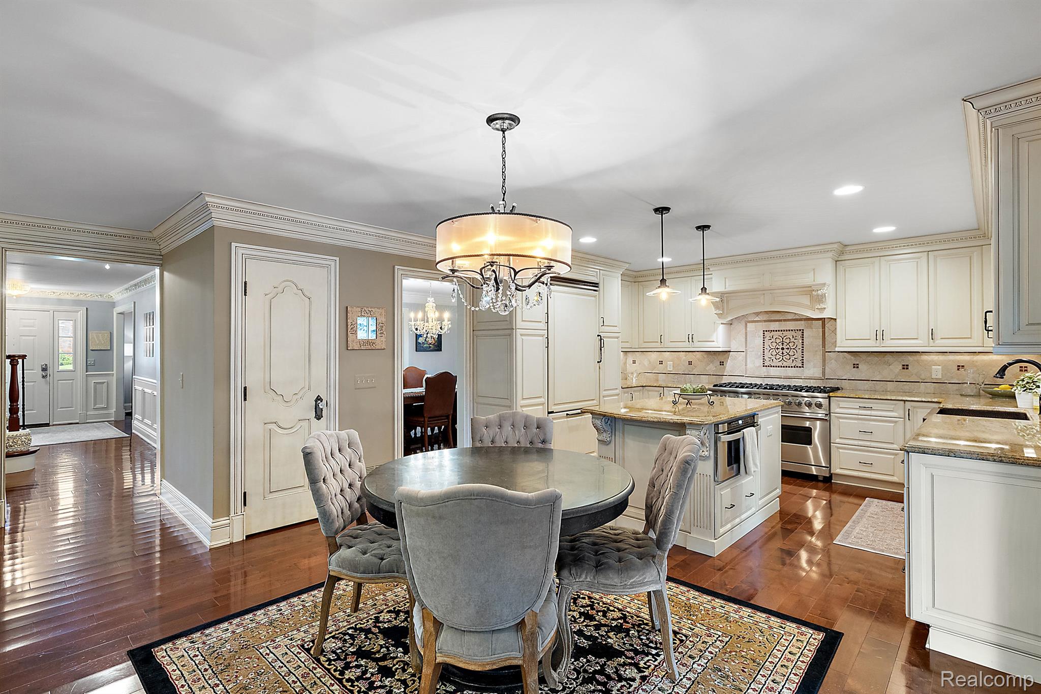 565 SNOWMASS Drive