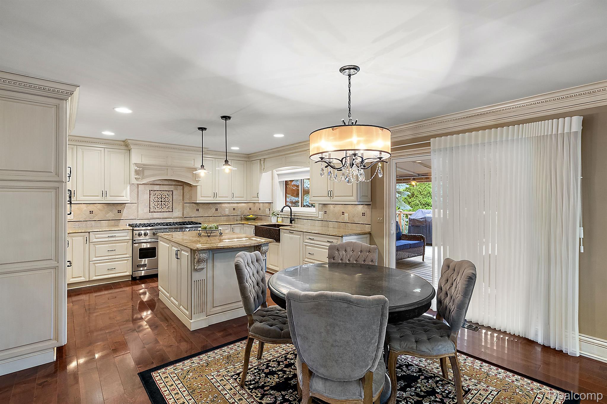 565 SNOWMASS Drive