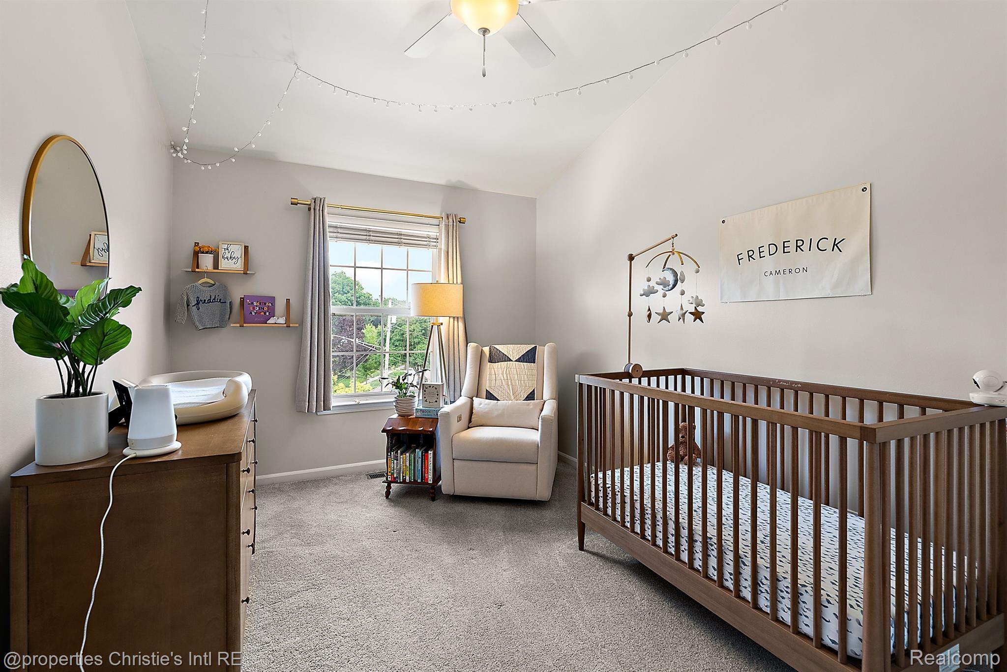 23990 WOODWARD Avenue