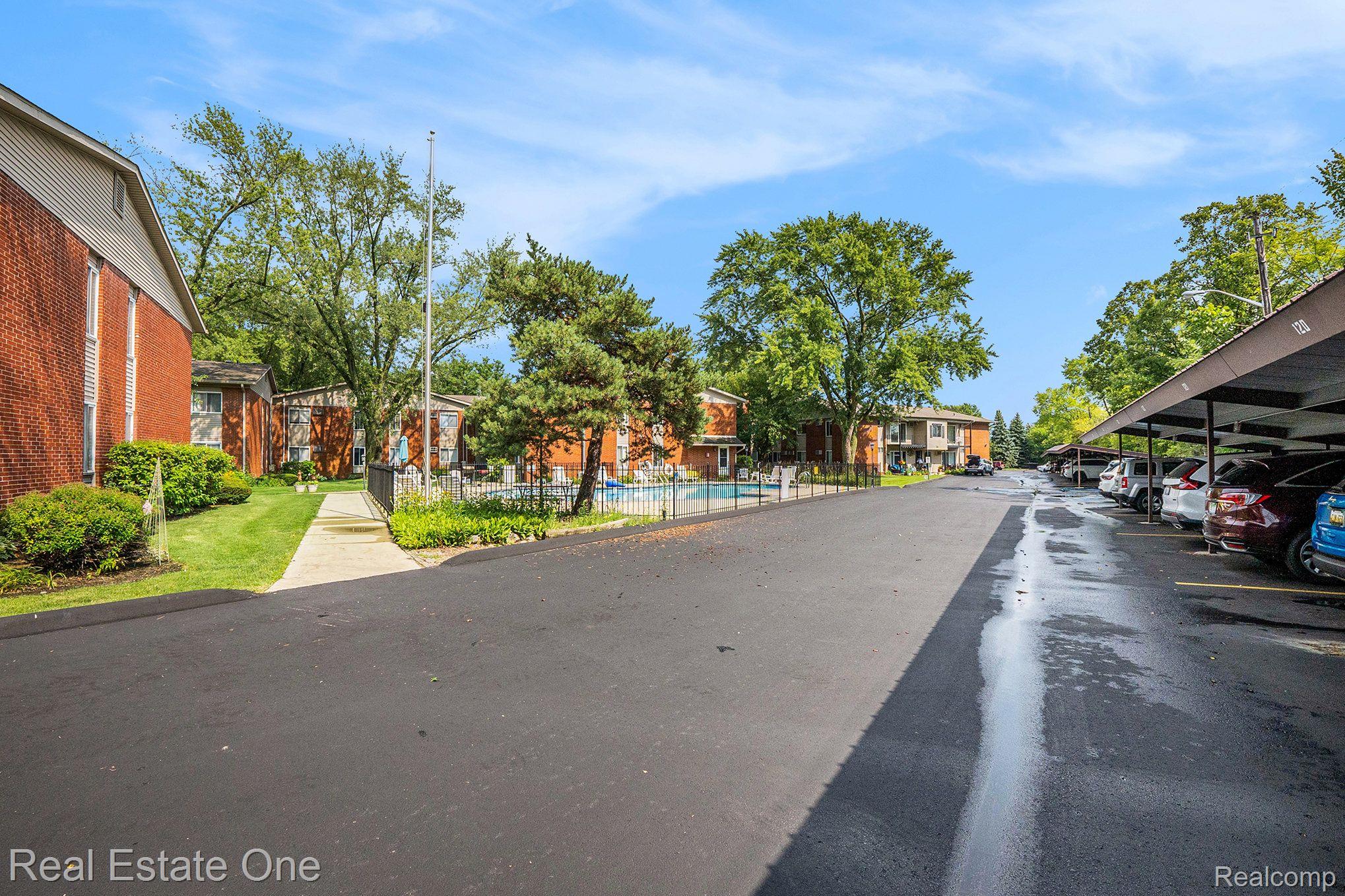 4115 BENJAMIN Avenue 6