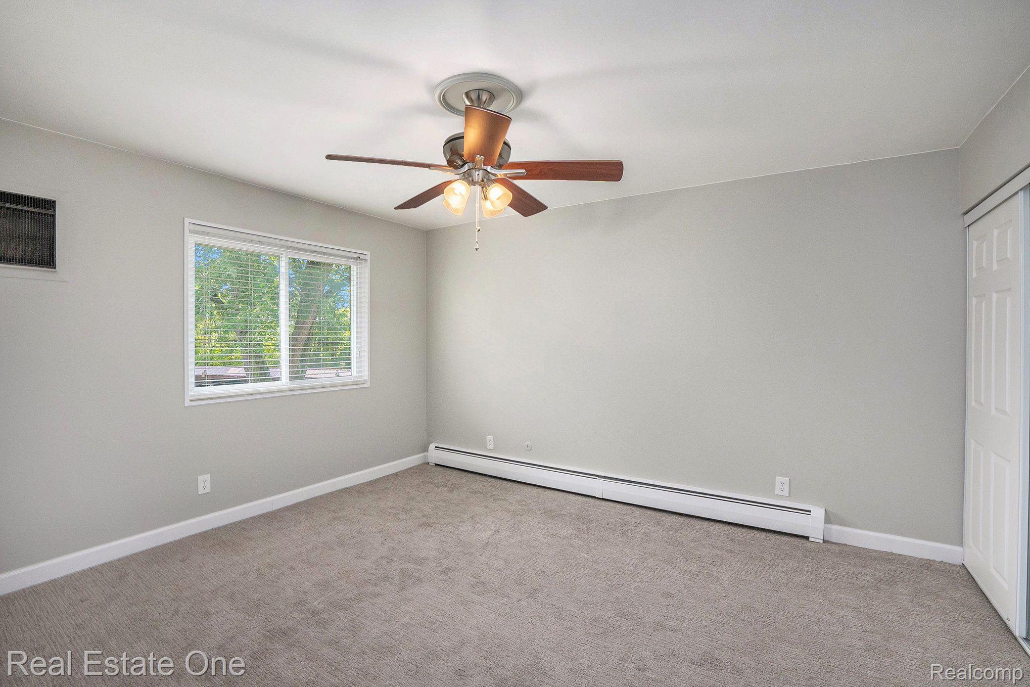 4115 BENJAMIN Avenue 6