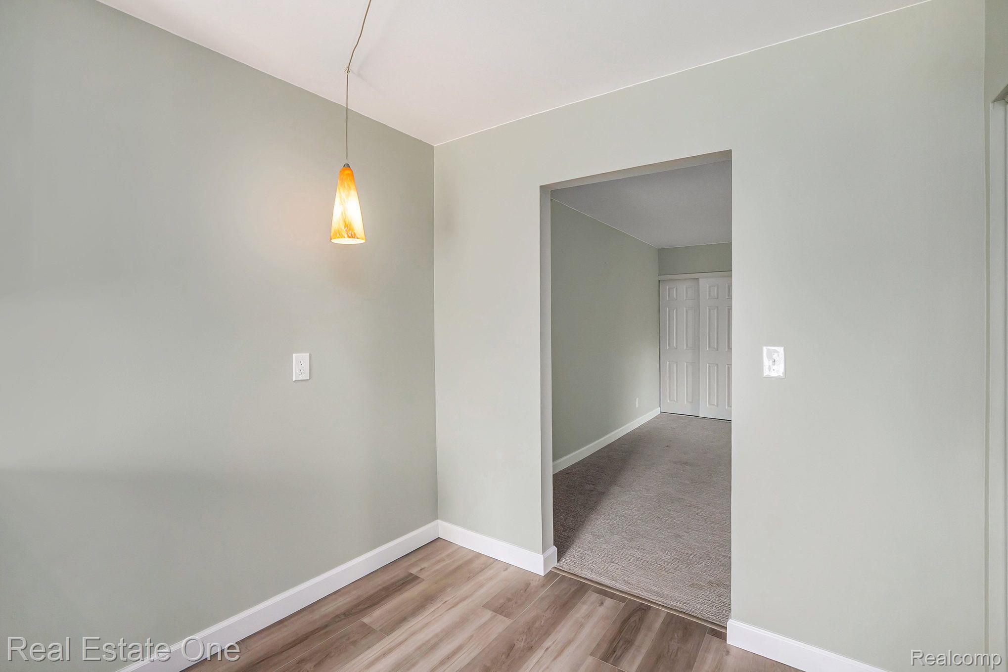 4115 BENJAMIN Avenue 6