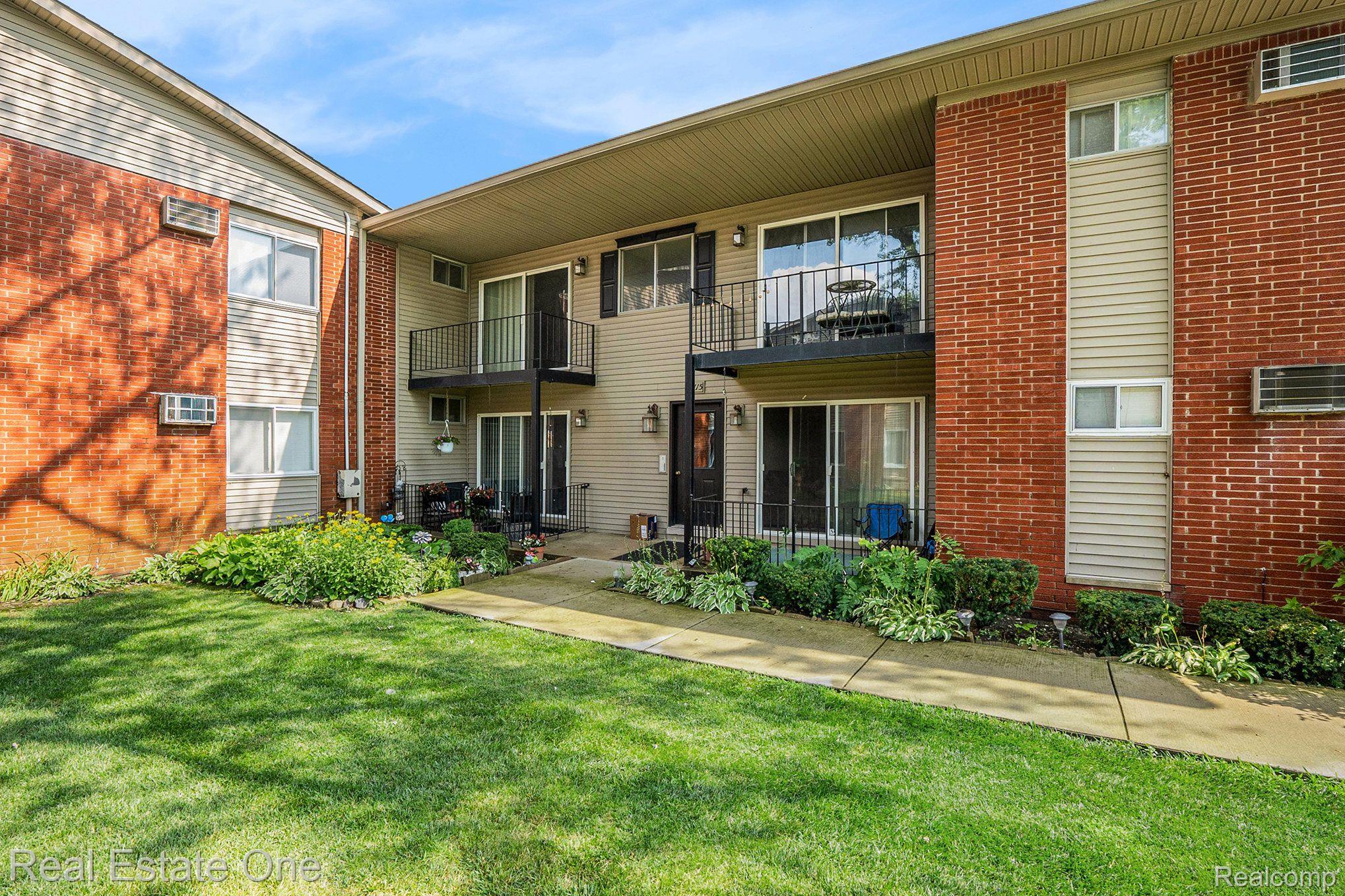 4115 BENJAMIN Avenue 6