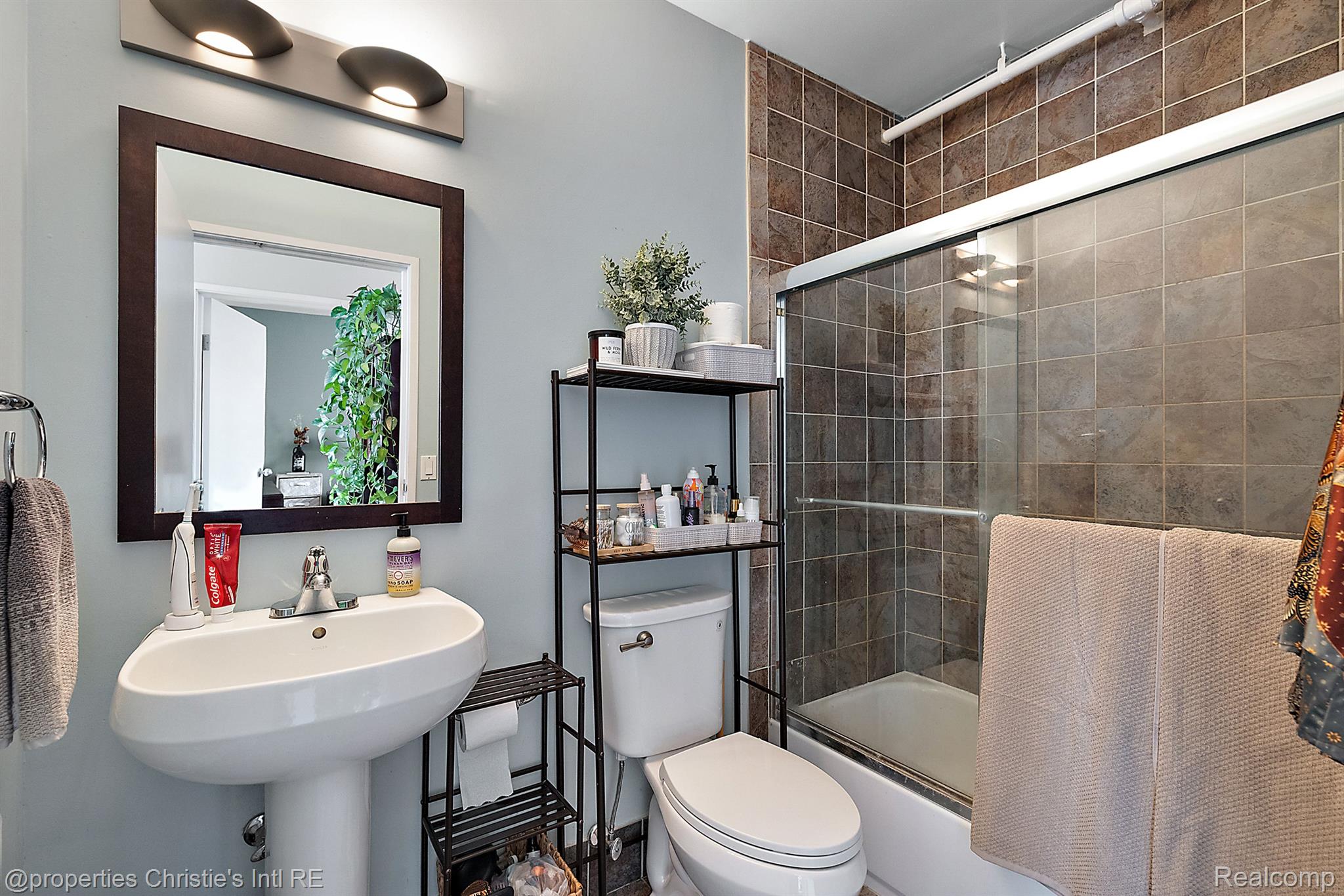 6533 E JEFFERSON Avenue 407