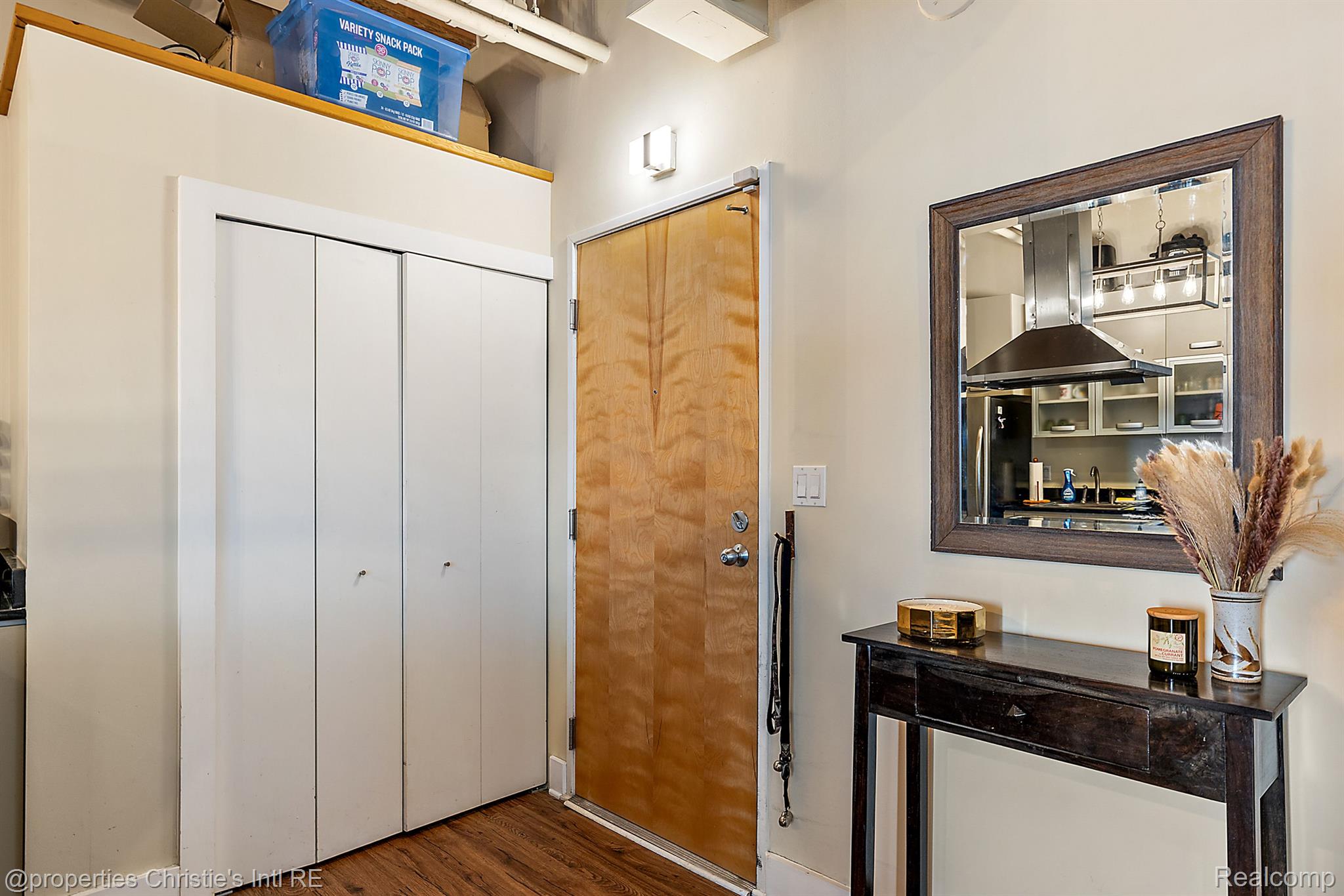 6533 E JEFFERSON Avenue 407