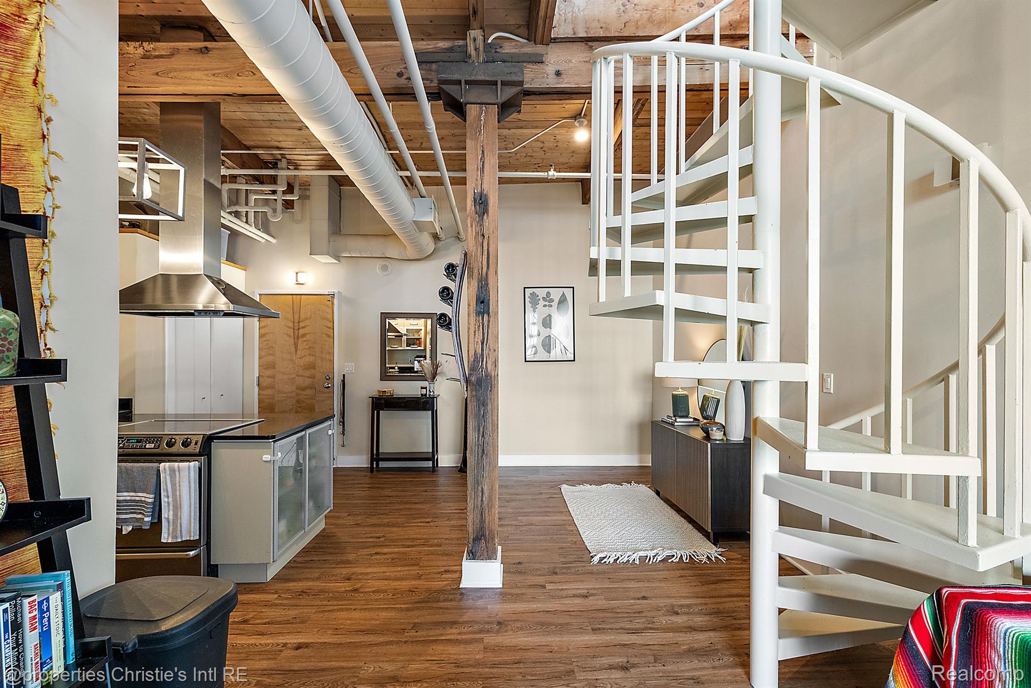 6533 E JEFFERSON Avenue 407