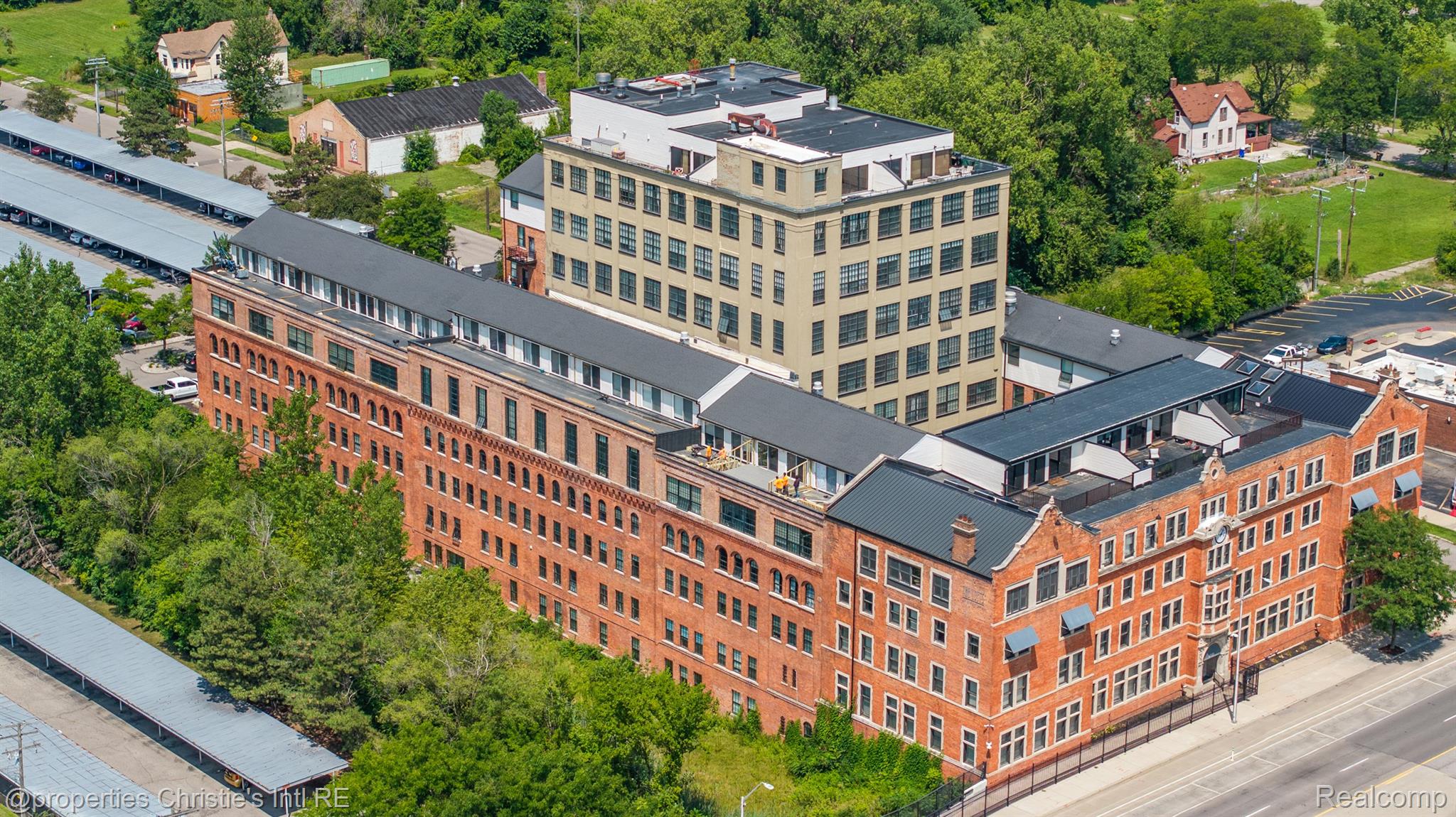 6533 E JEFFERSON Avenue 407