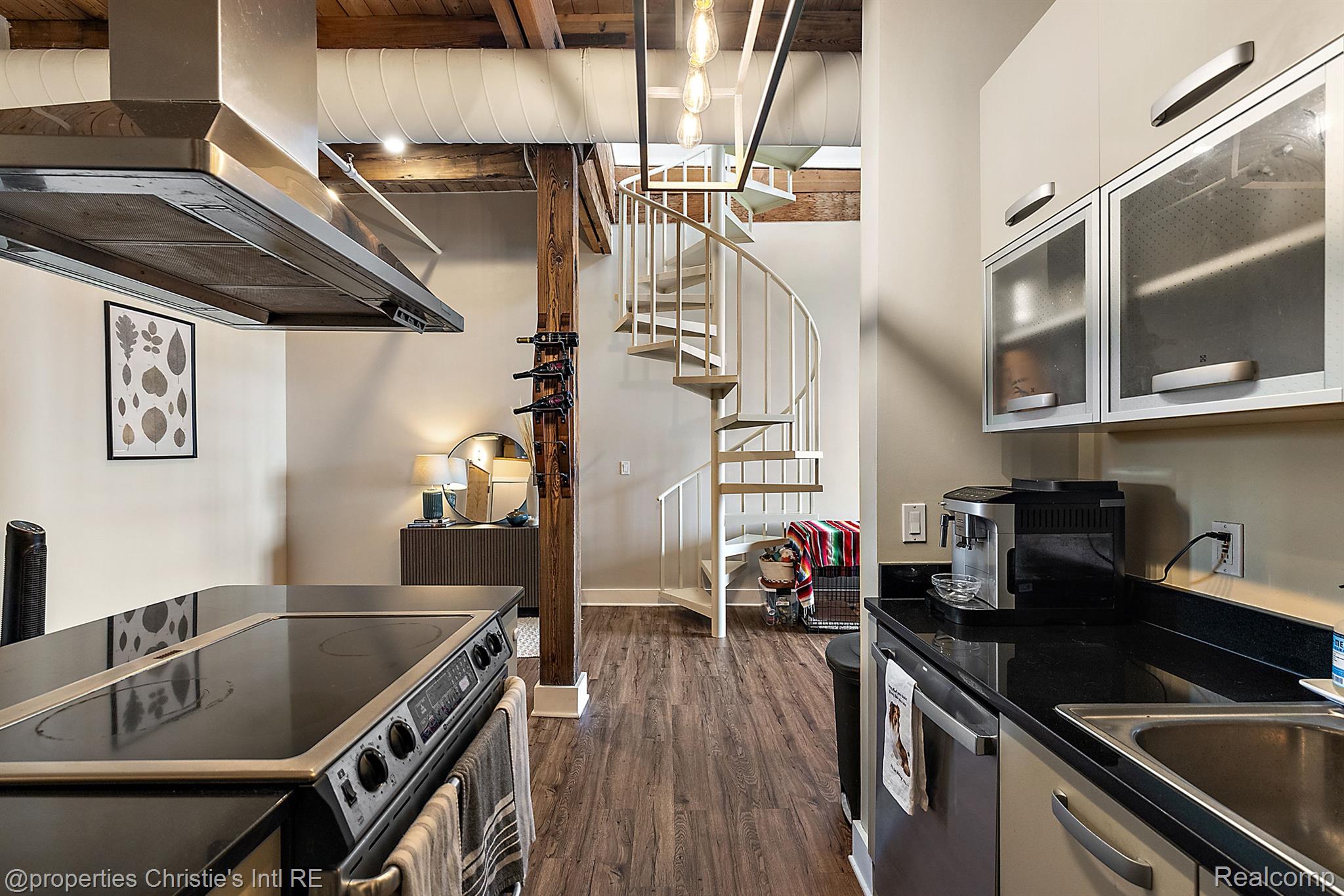 6533 E JEFFERSON Avenue 407