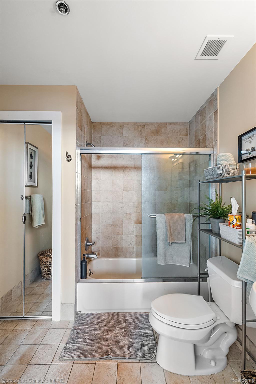 6533 E JEFFERSON Avenue 407