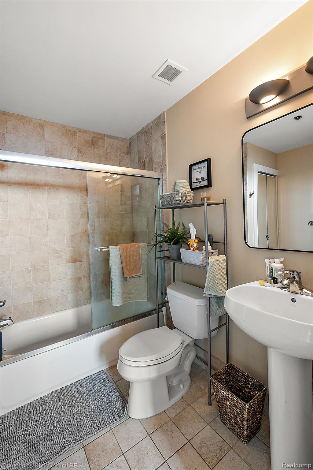 6533 E JEFFERSON Avenue 407