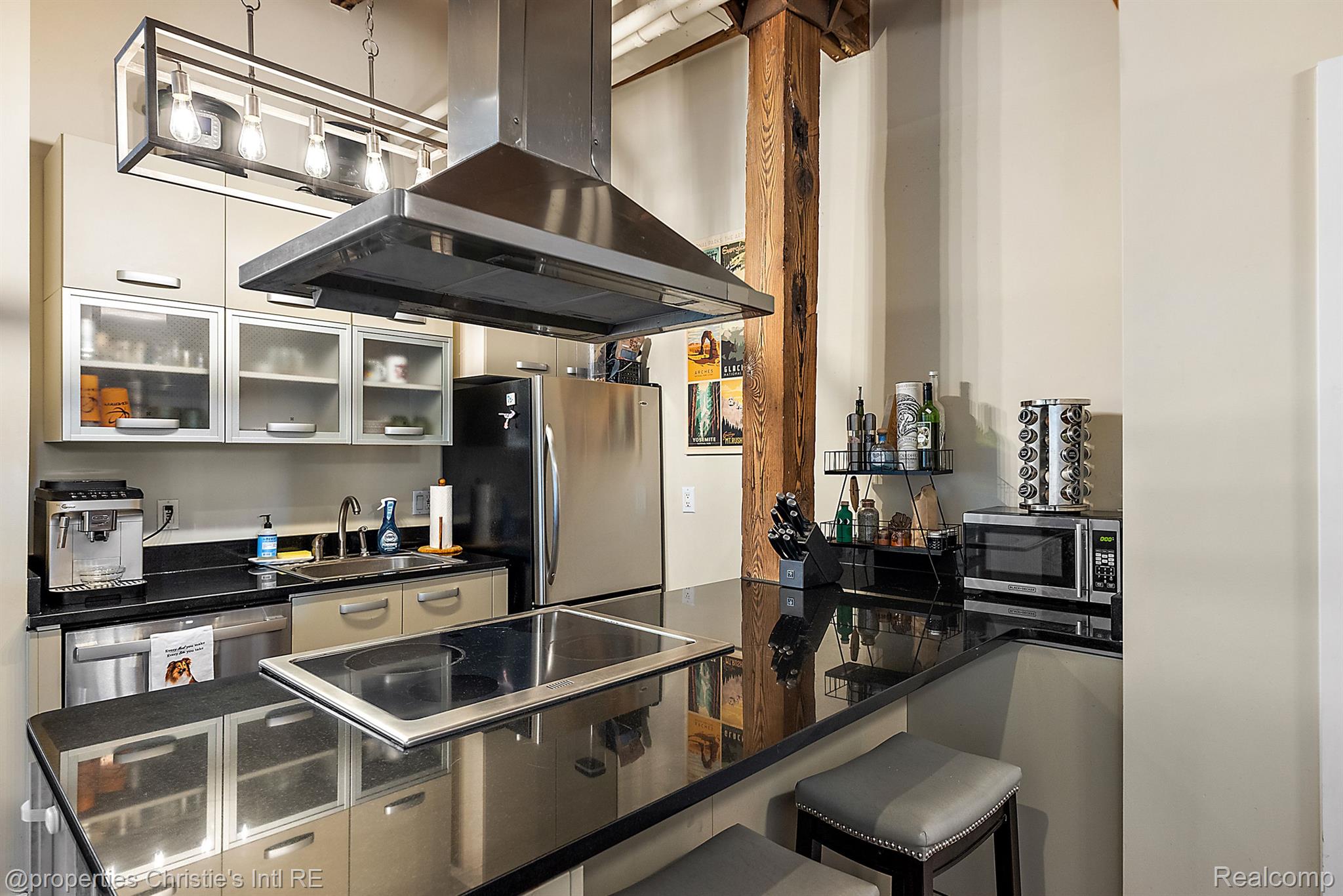 6533 E JEFFERSON Avenue 407