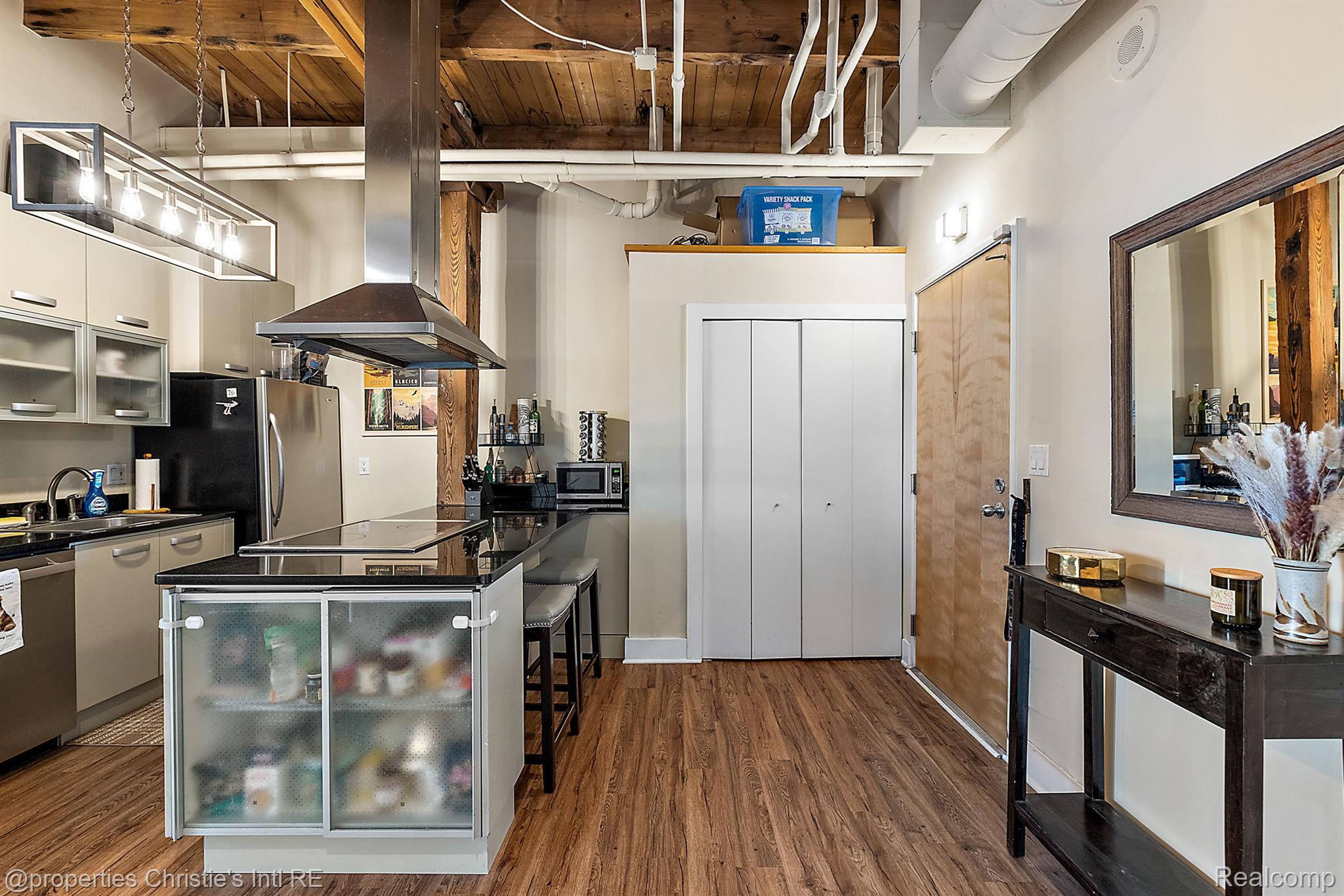 6533 E JEFFERSON Avenue 407