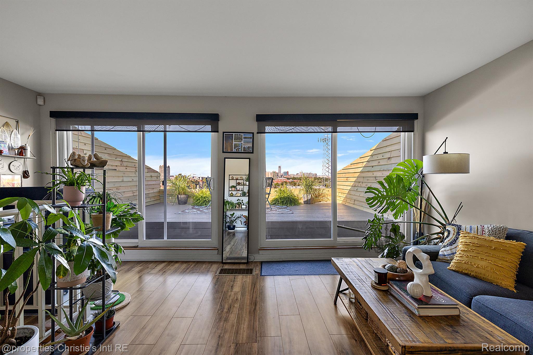 6533 E JEFFERSON Avenue 407