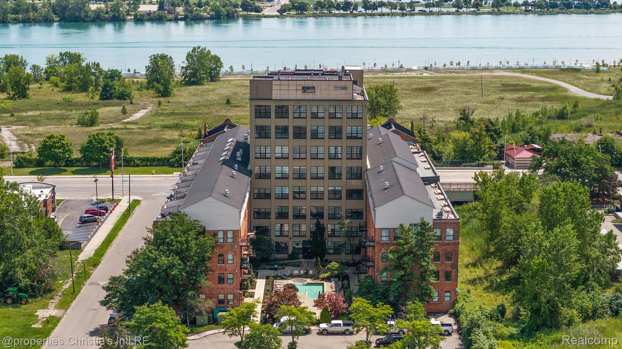 6533 E JEFFERSON Avenue 407