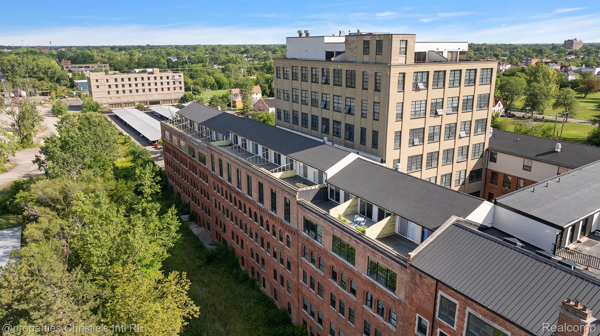 6533 E JEFFERSON Avenue 407