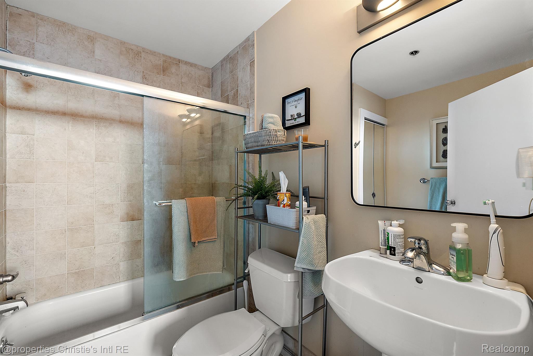 6533 E JEFFERSON Avenue 407