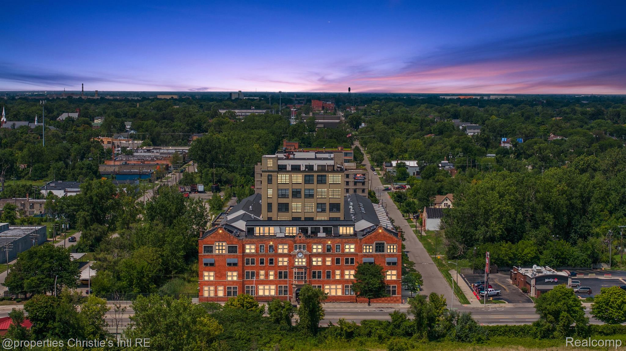 6533 E JEFFERSON Avenue 407