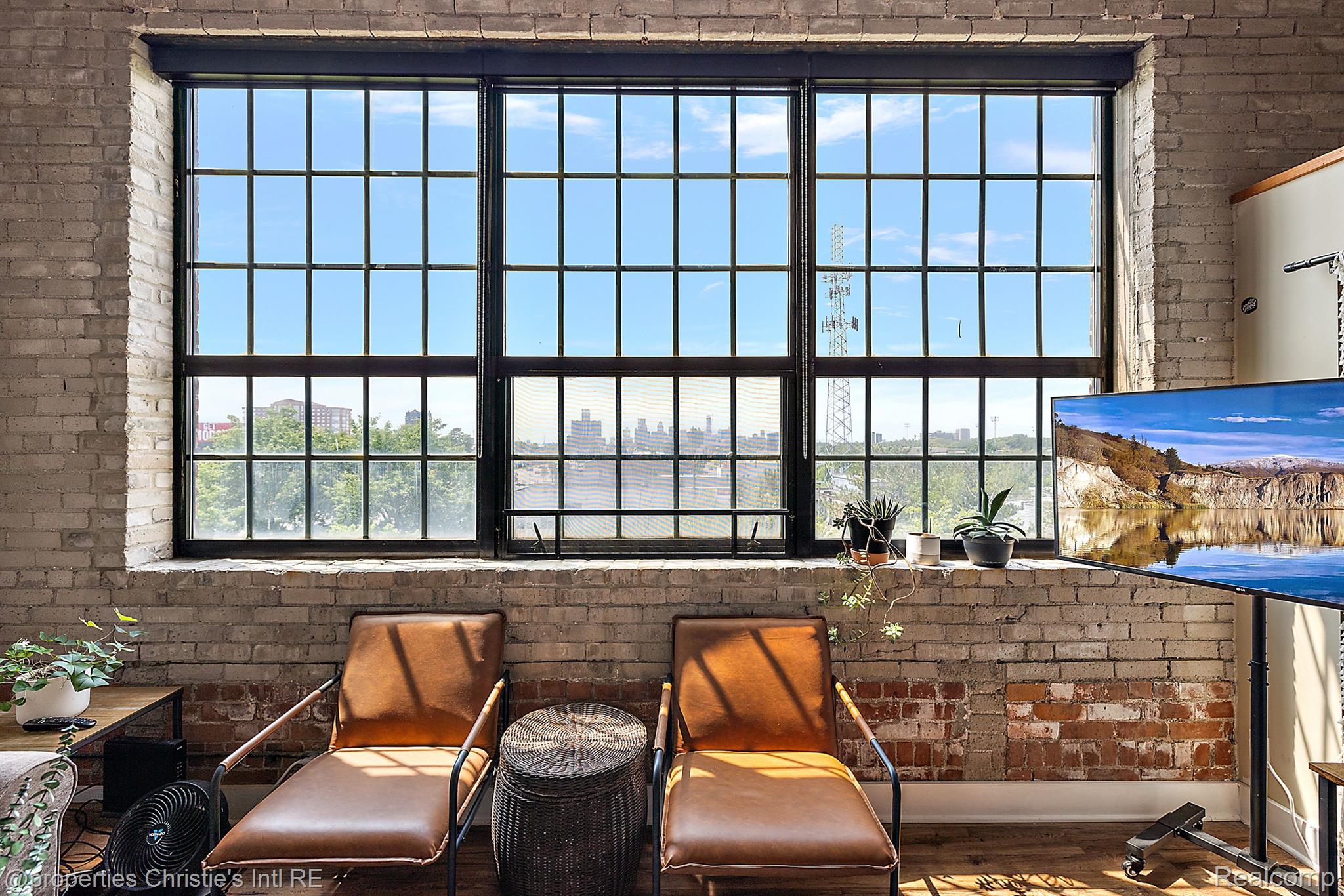 6533 E JEFFERSON Avenue 407